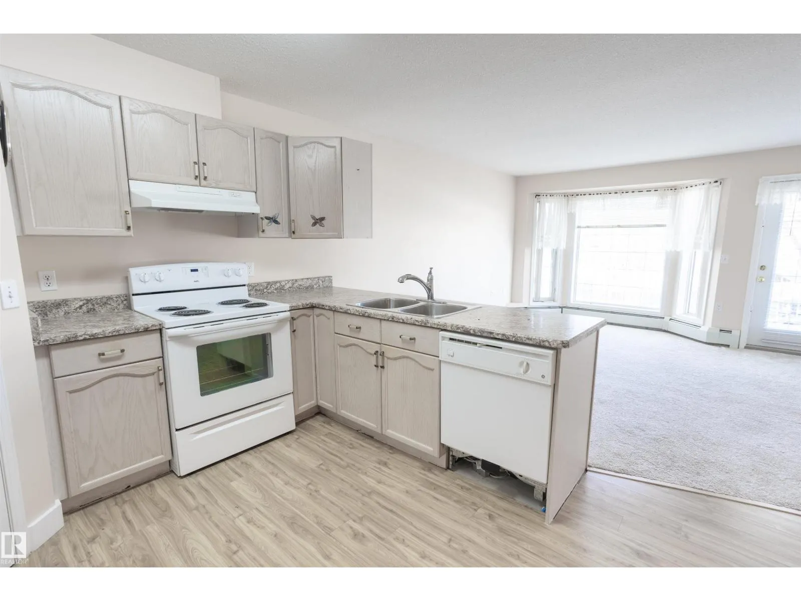 #262 13441 127 ST NW
