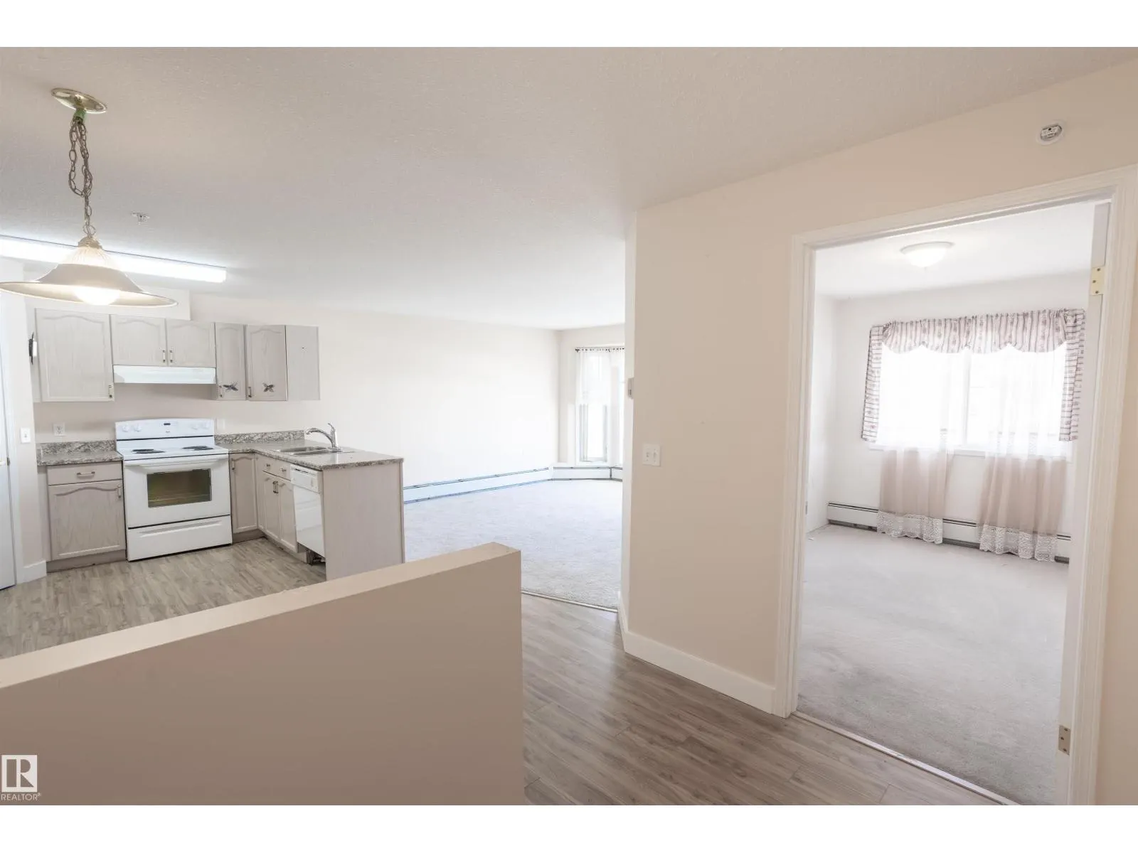 #262 13441 127 ST NW