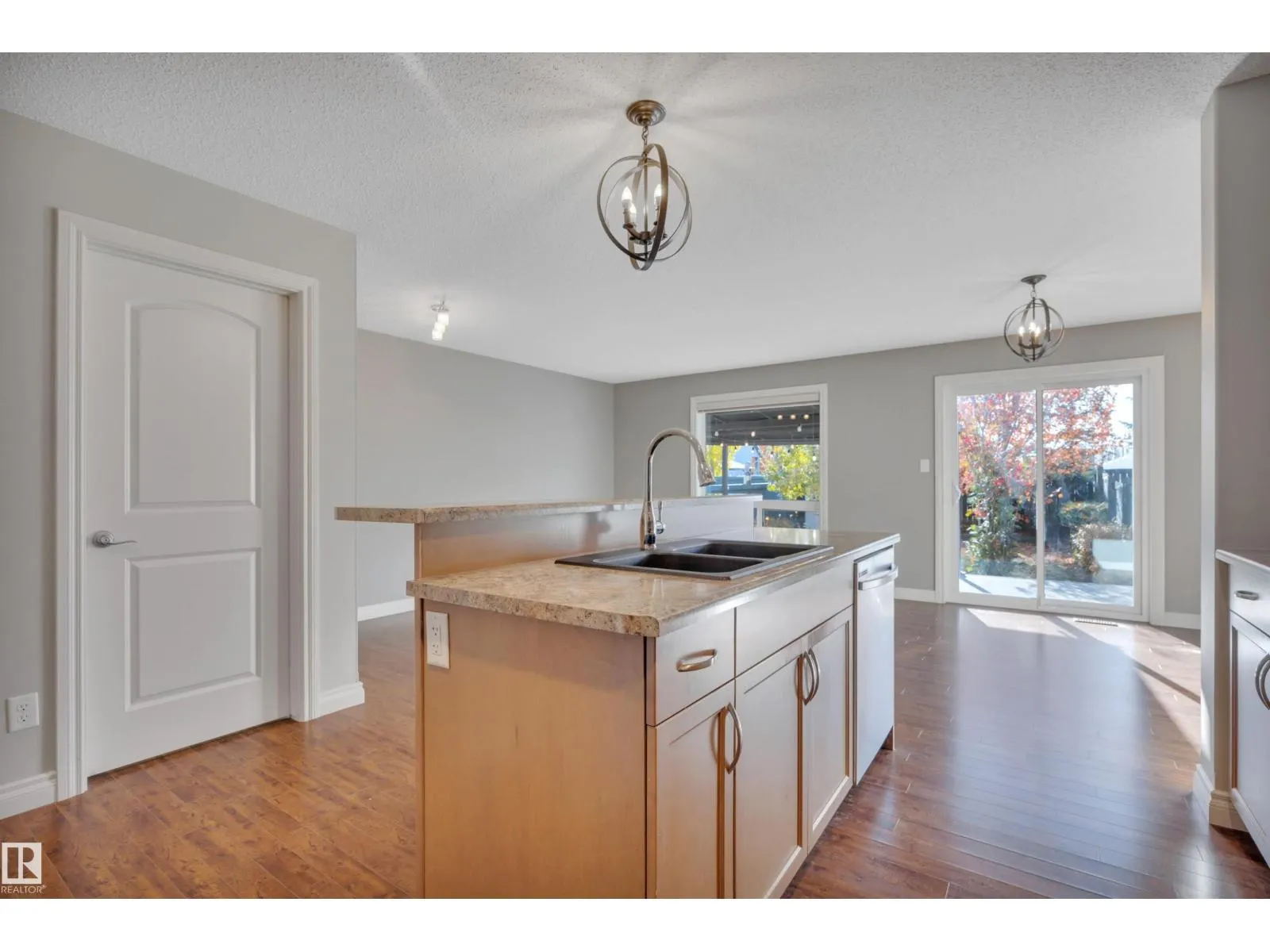 21219 94 AV NW