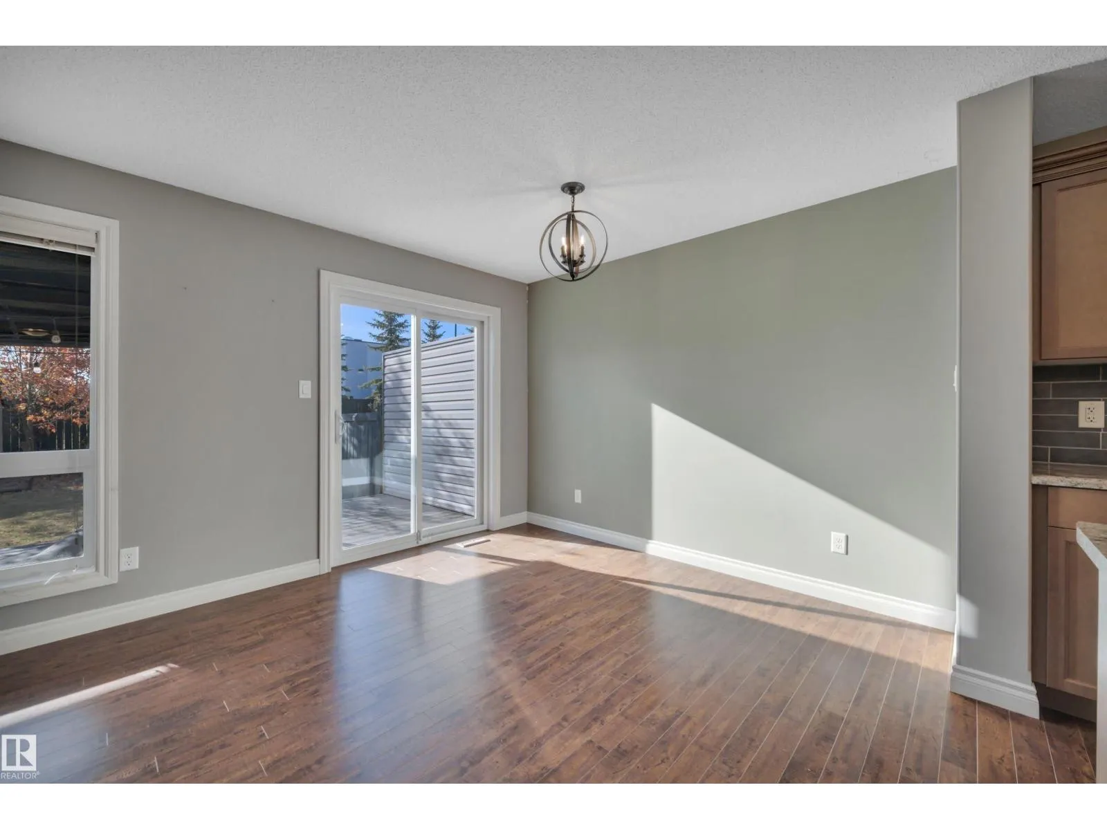 21219 94 AV NW