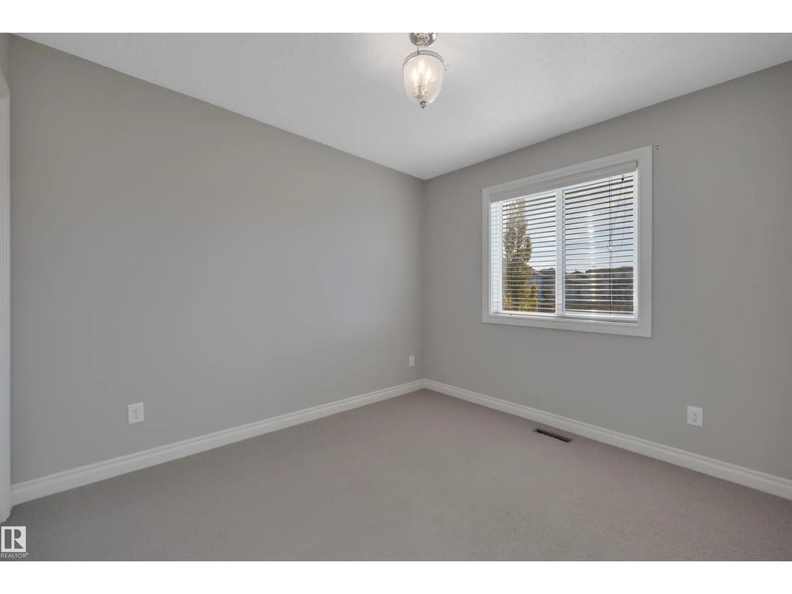 21219 94 AV NW