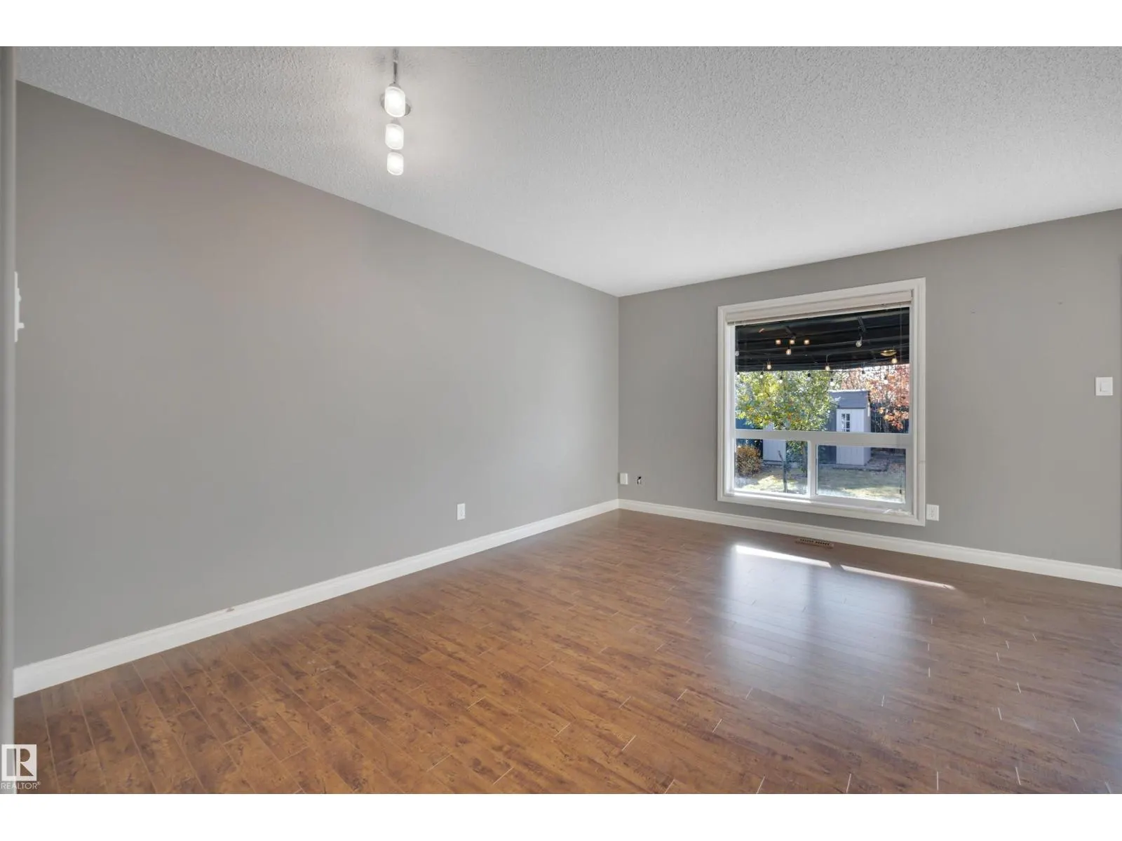 21219 94 AV NW