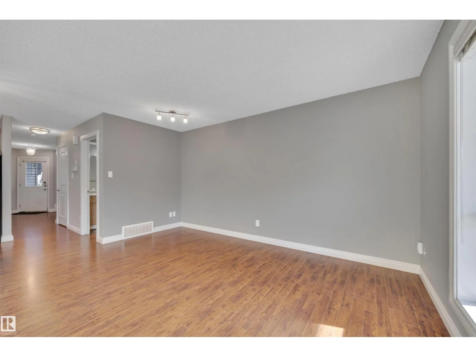 21219 94 AV NW