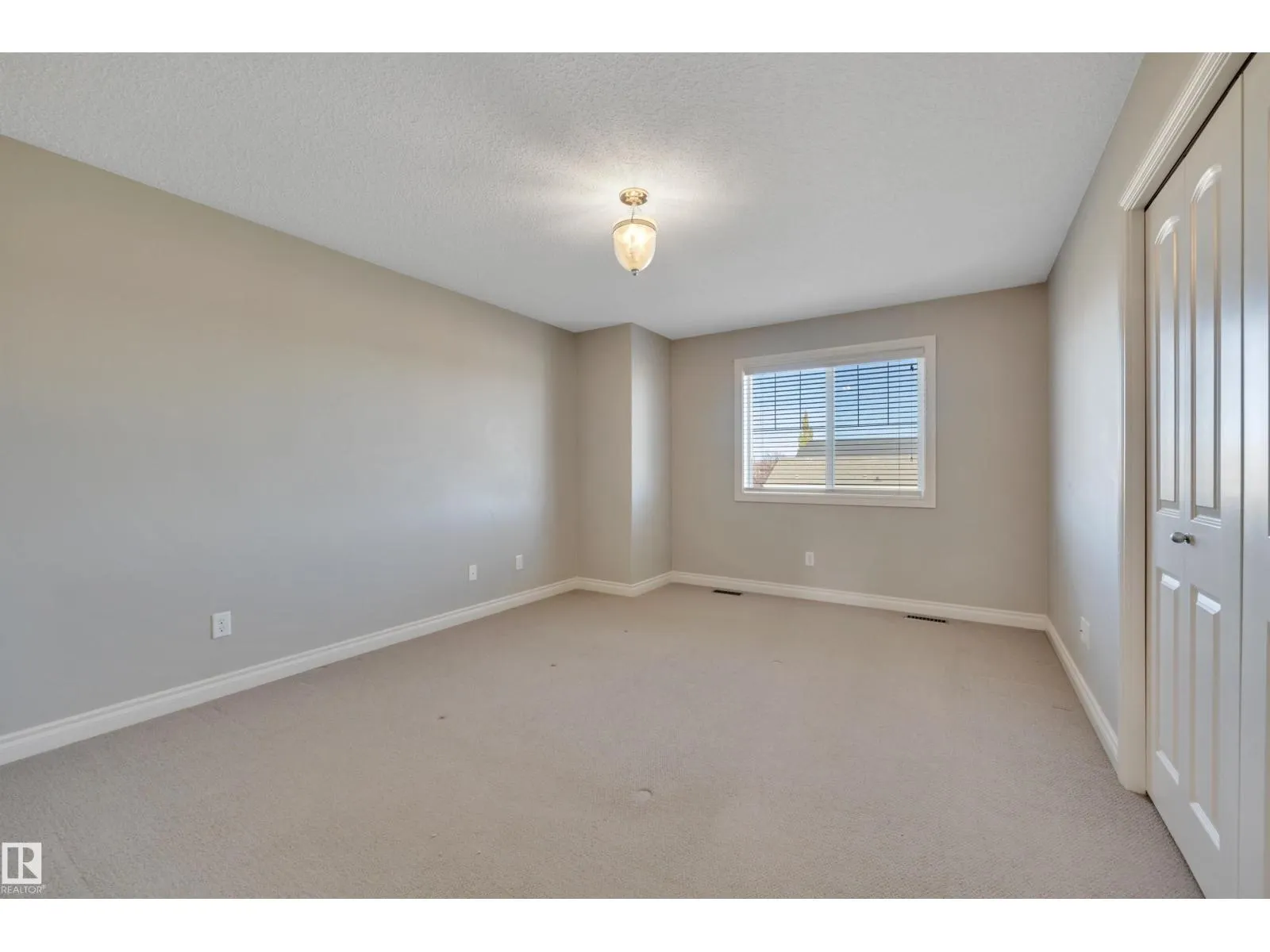 21219 94 AV NW
