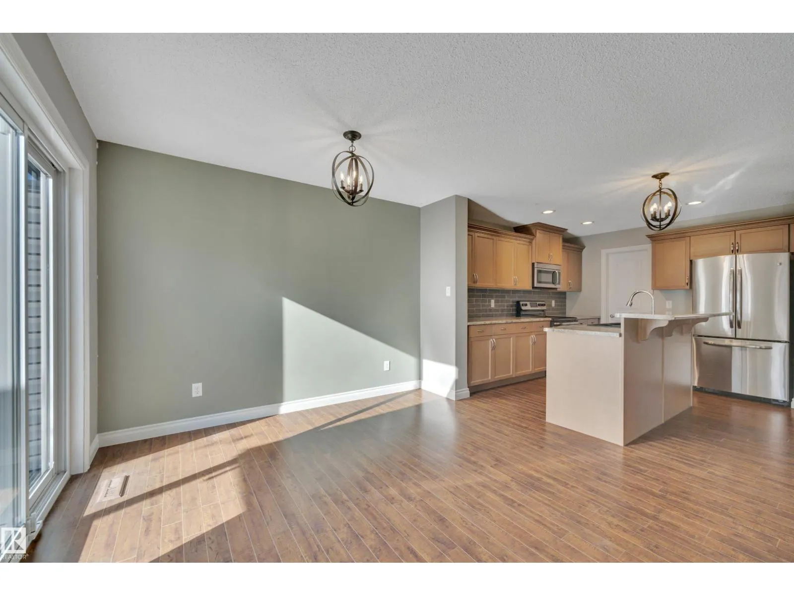 21219 94 AV NW