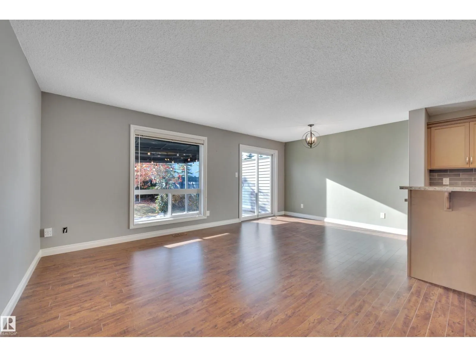 21219 94 AV NW