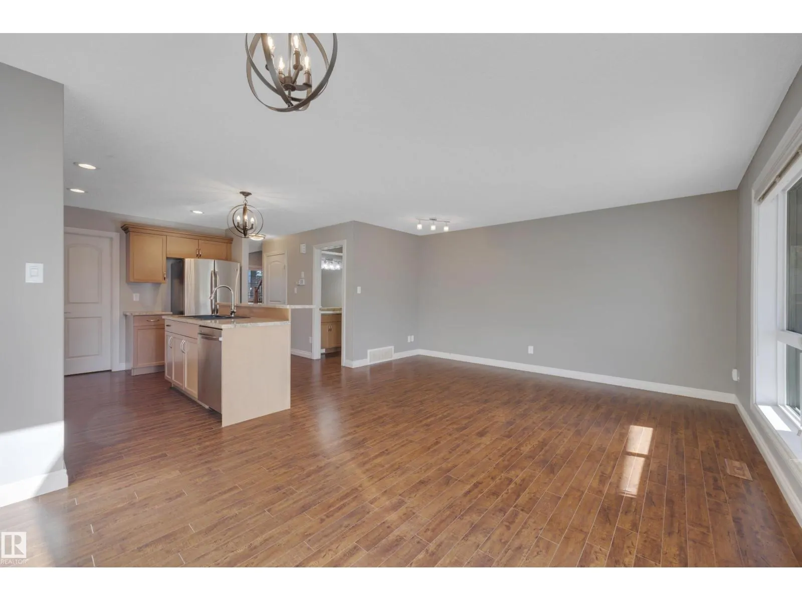 21219 94 AV NW