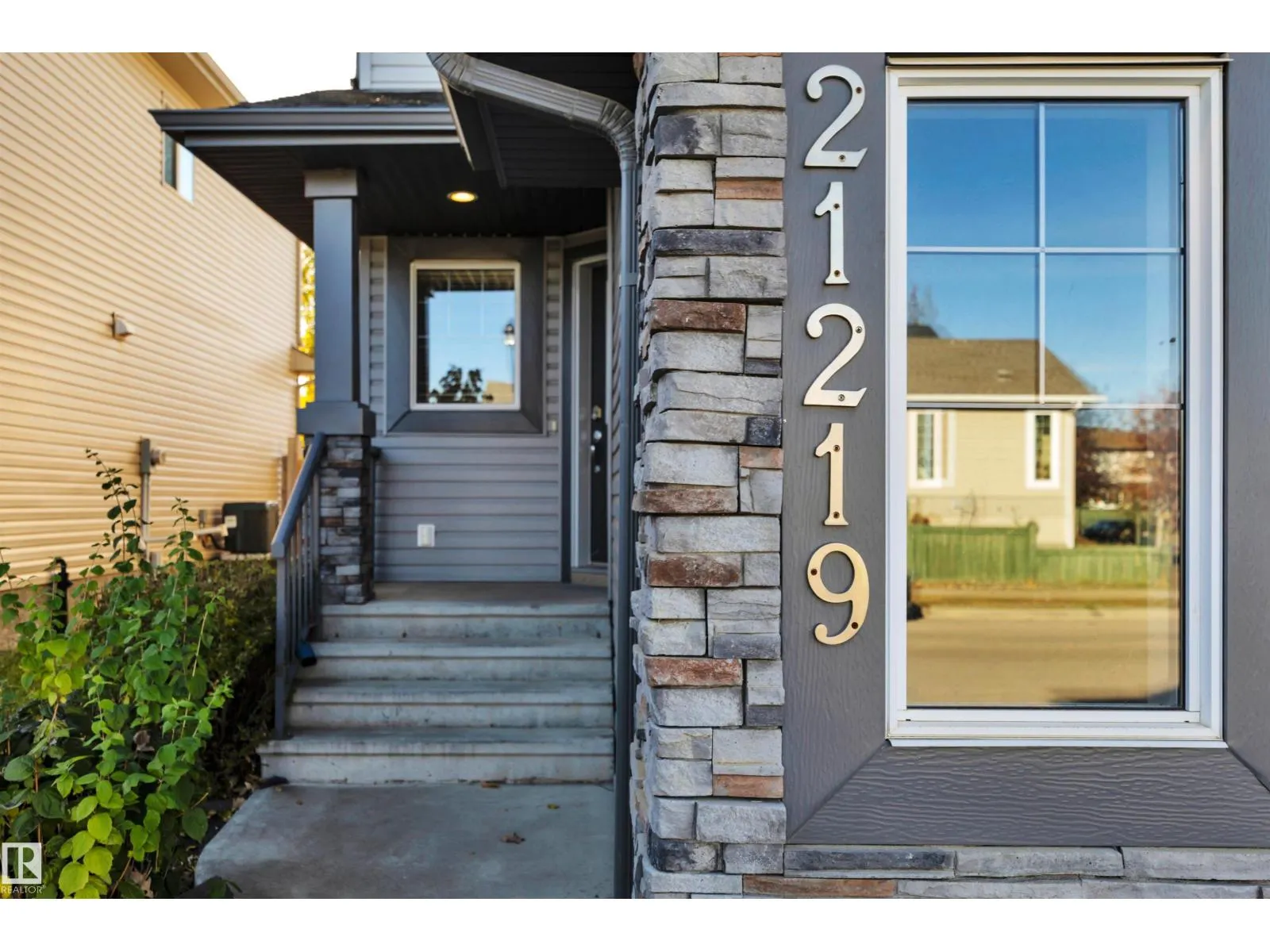 21219 94 AV NW