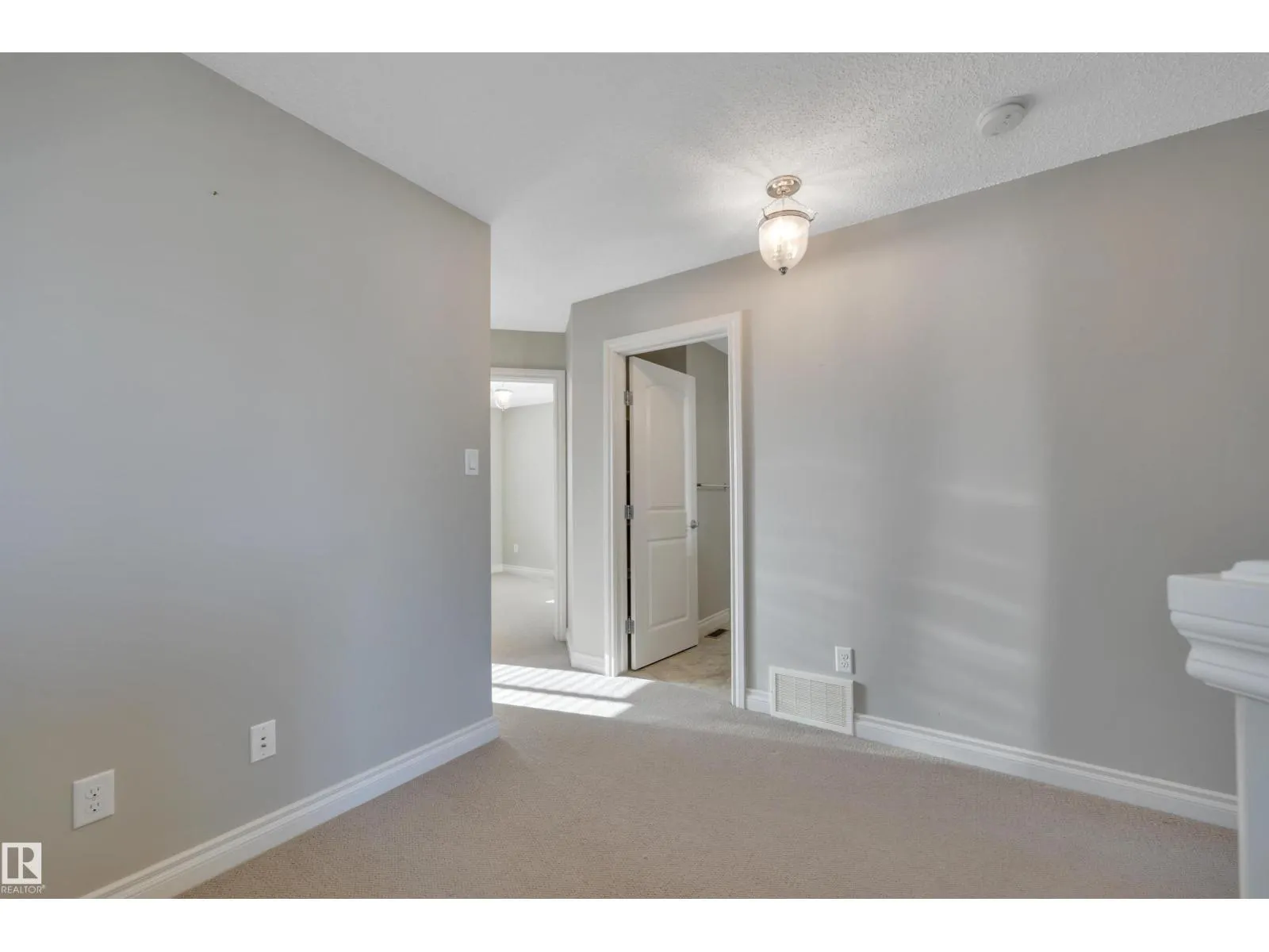 21219 94 AV NW