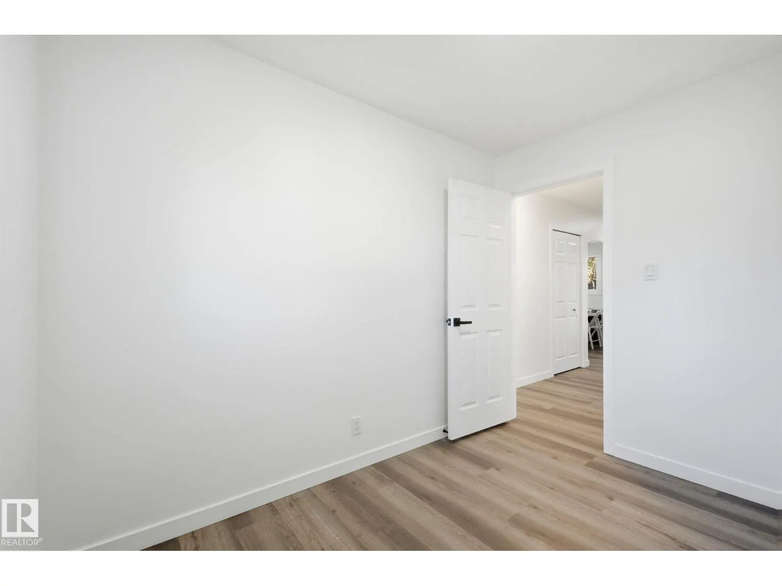 13507 124 AV NW