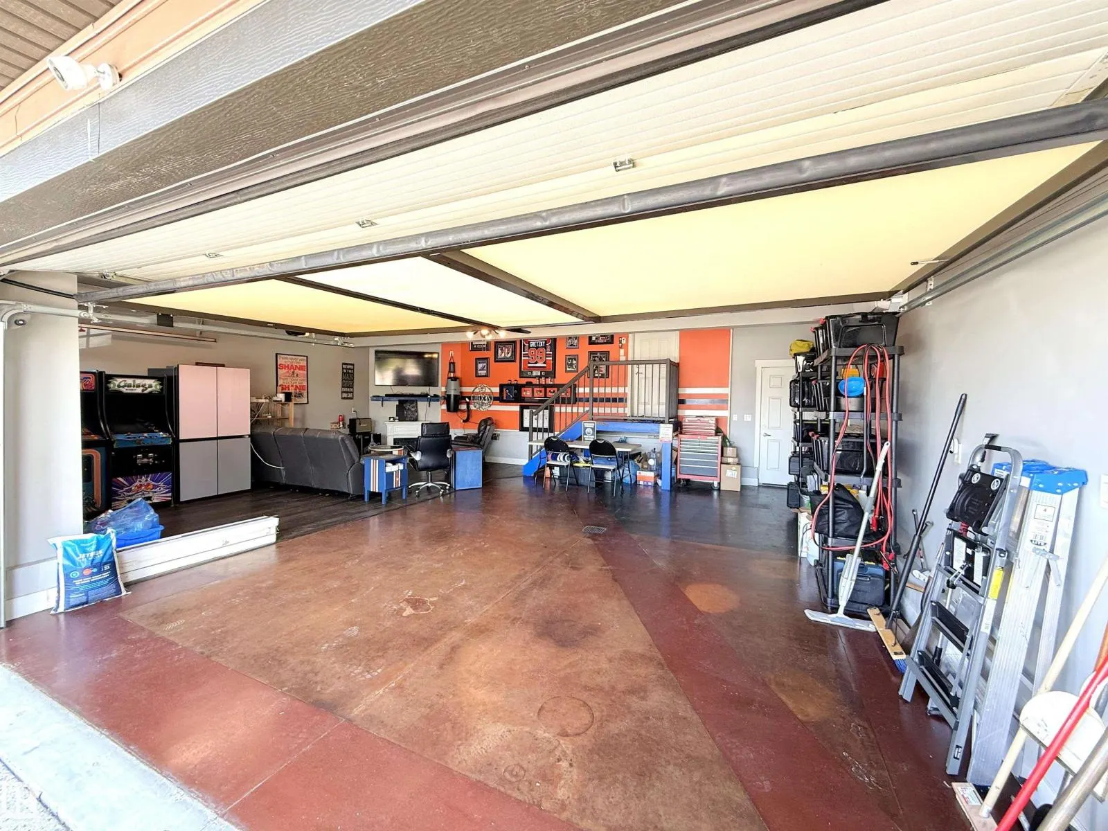 1186 GENESIS LAKE BV