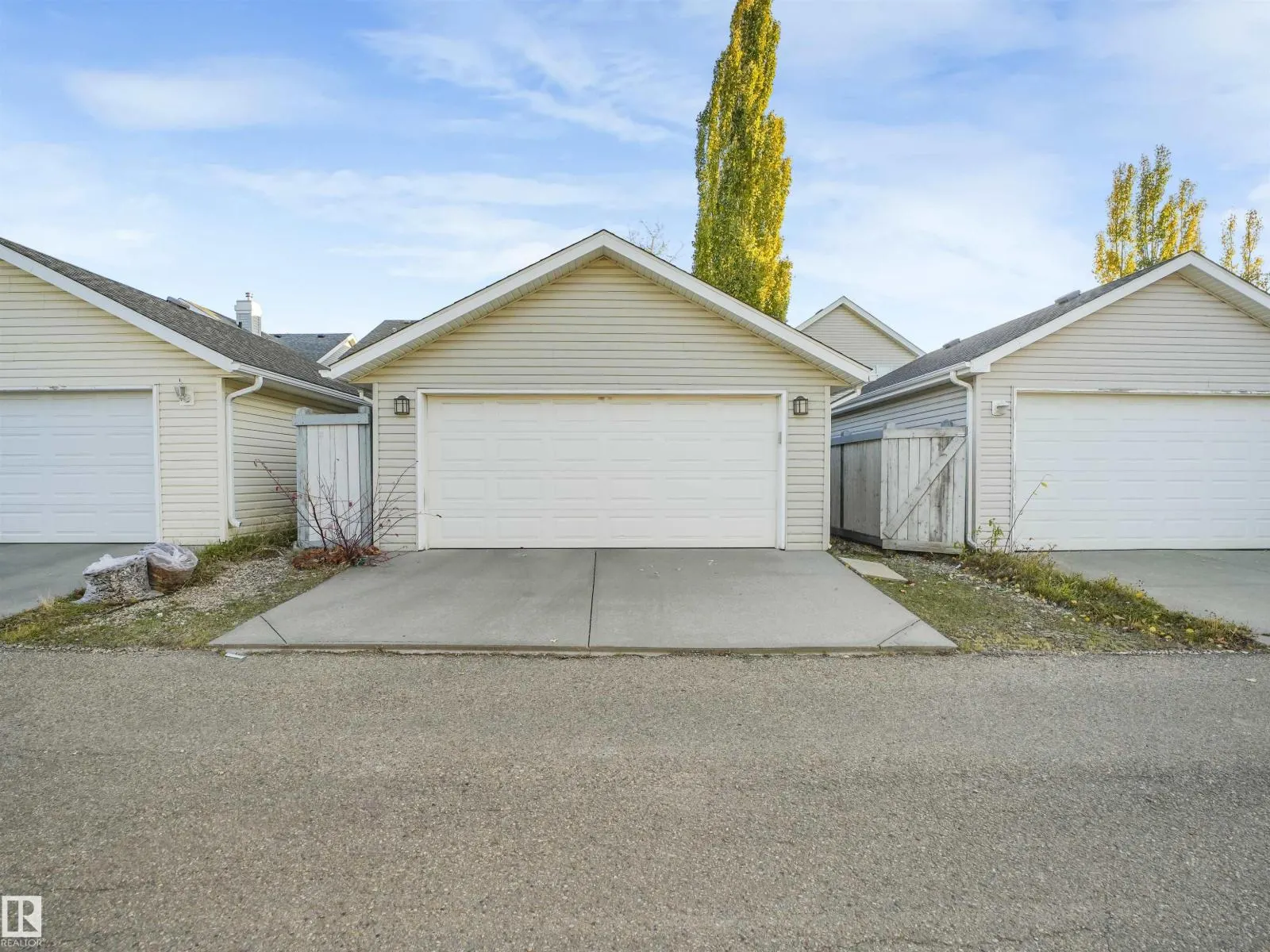 7952 13 AV SW