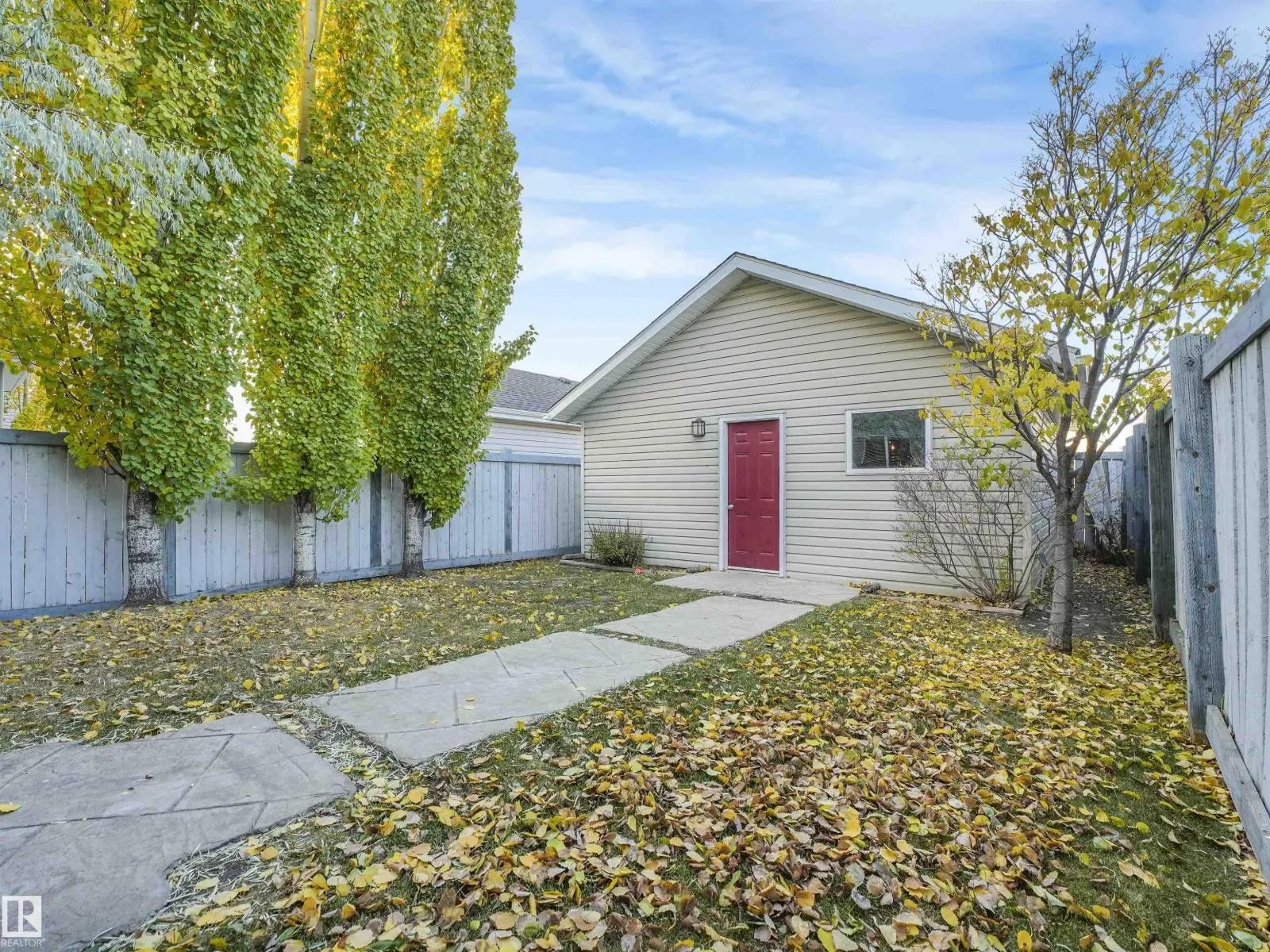 7952 13 AV SW