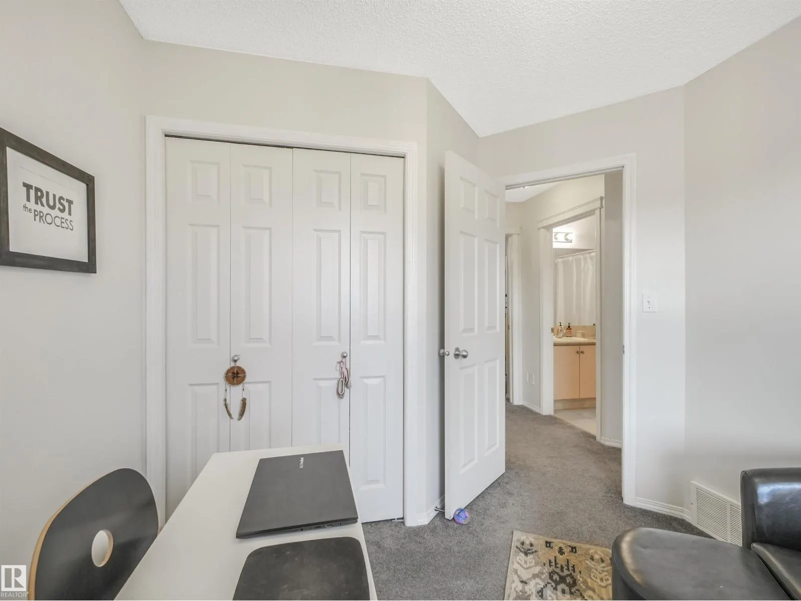 7952 13 AV SW