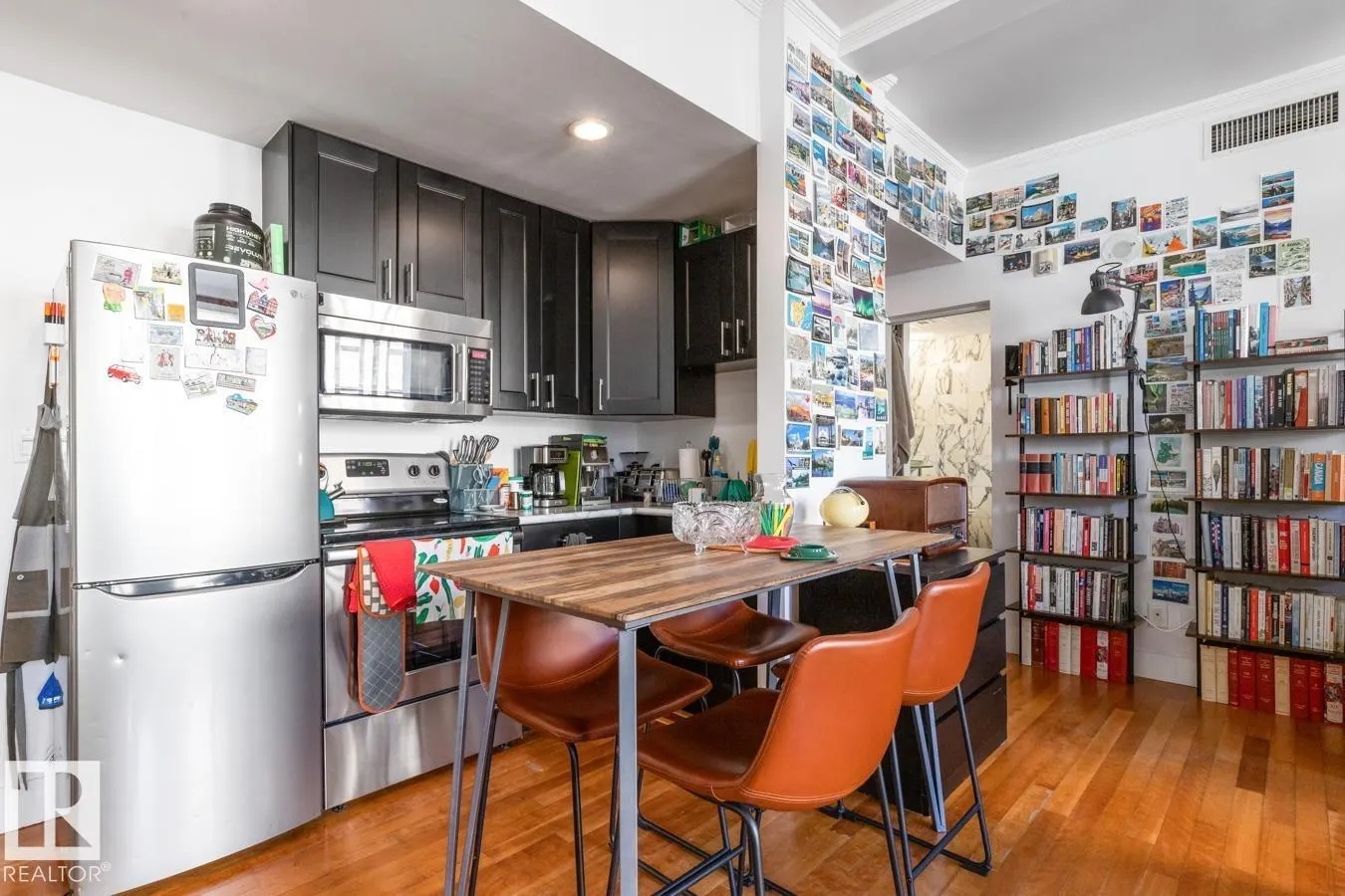 #909 10134 100 ST NW