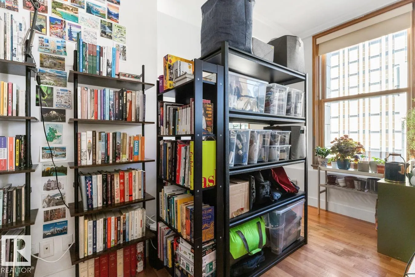 #909 10134 100 ST NW