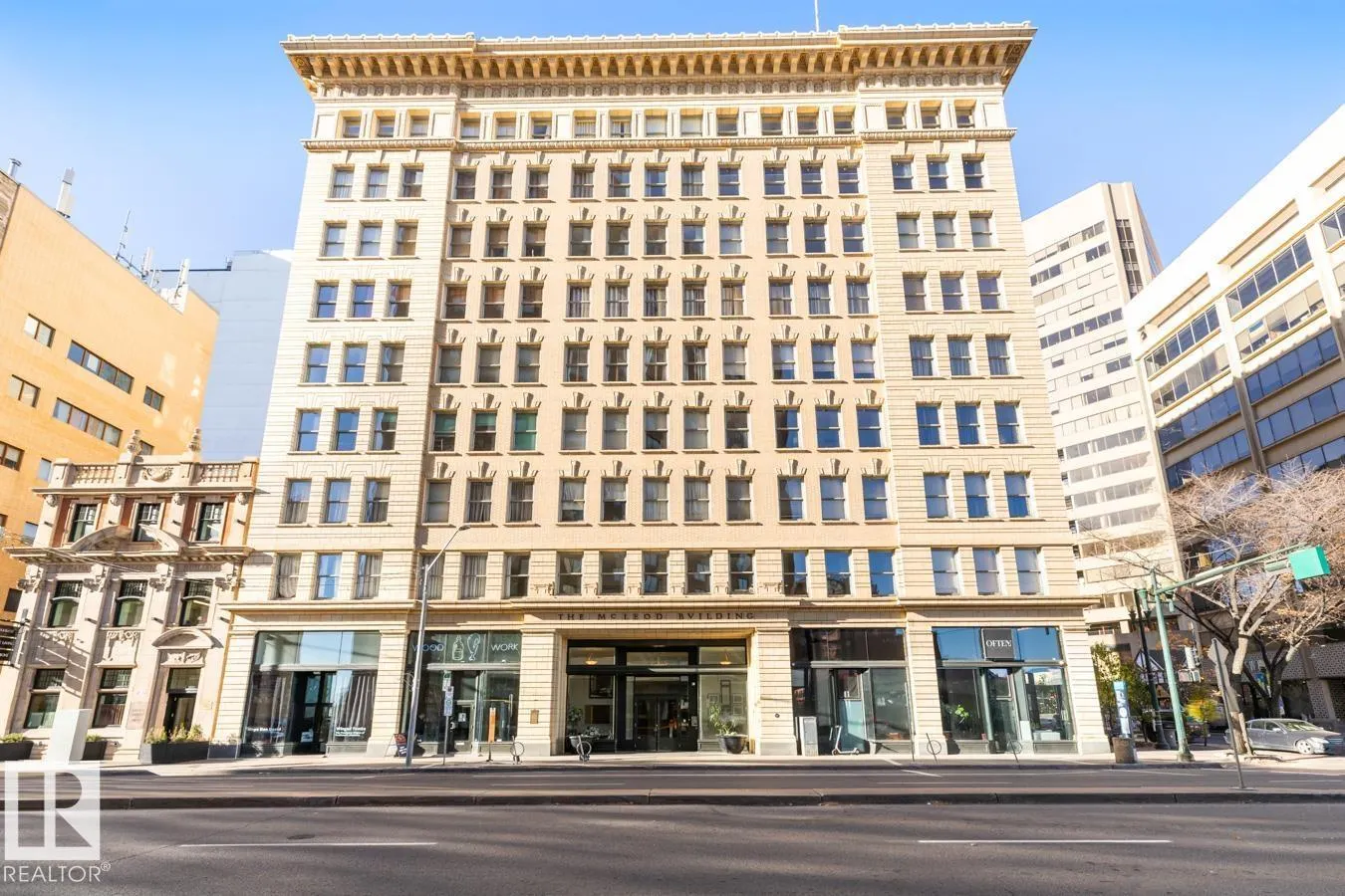 #909 10134 100 ST NW
