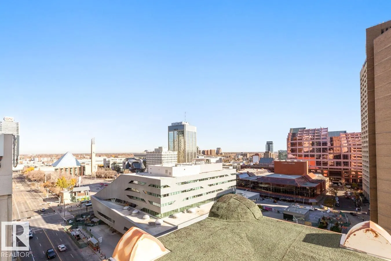 #909 10134 100 ST NW
