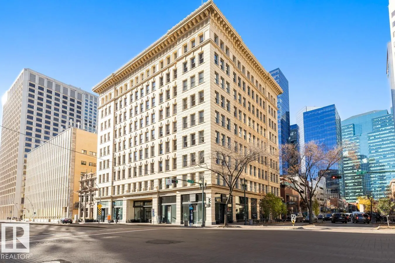 #909 10134 100 ST NW