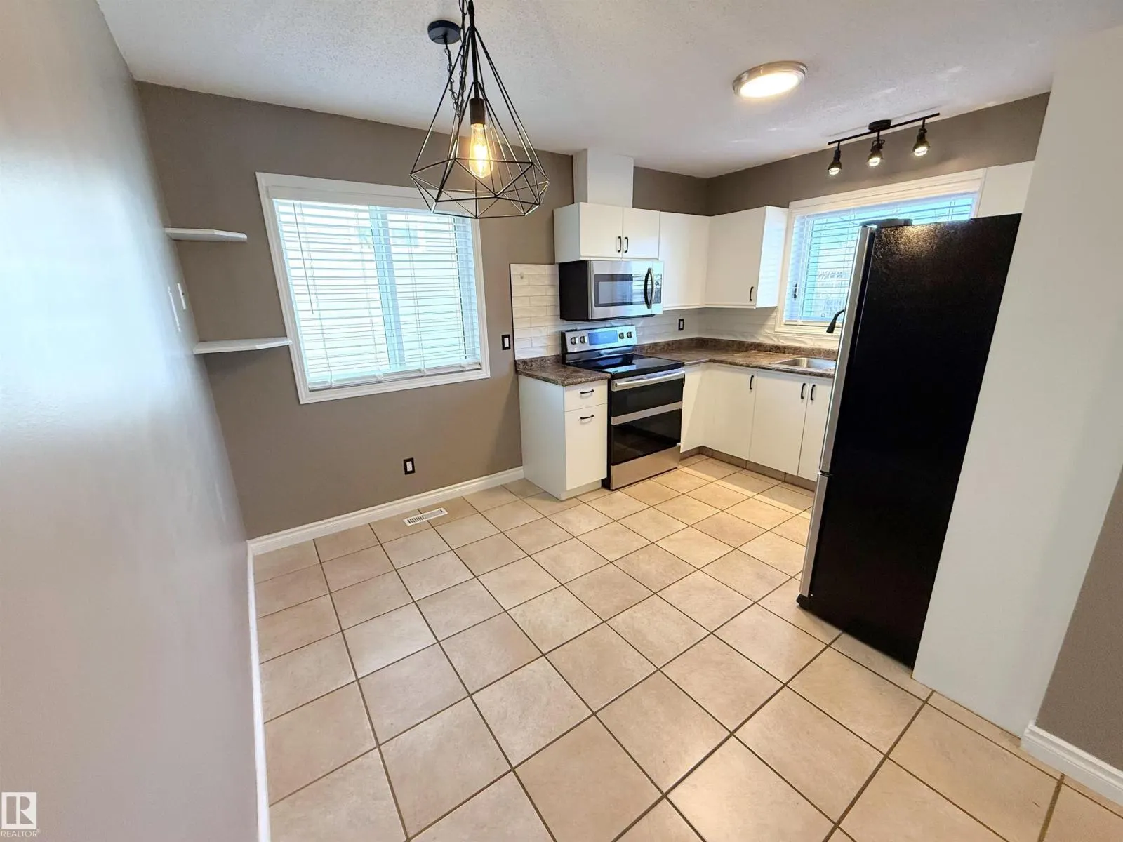 10226 152 ST NW