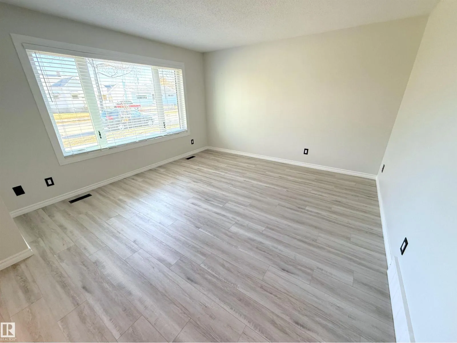 10226 152 ST NW
