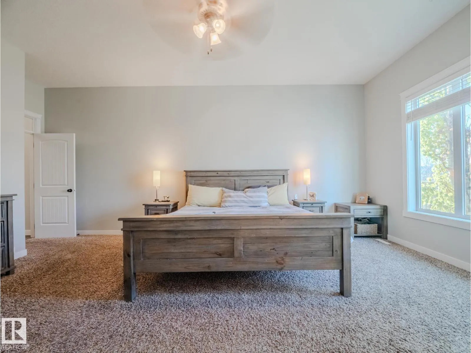 5204 63 ST