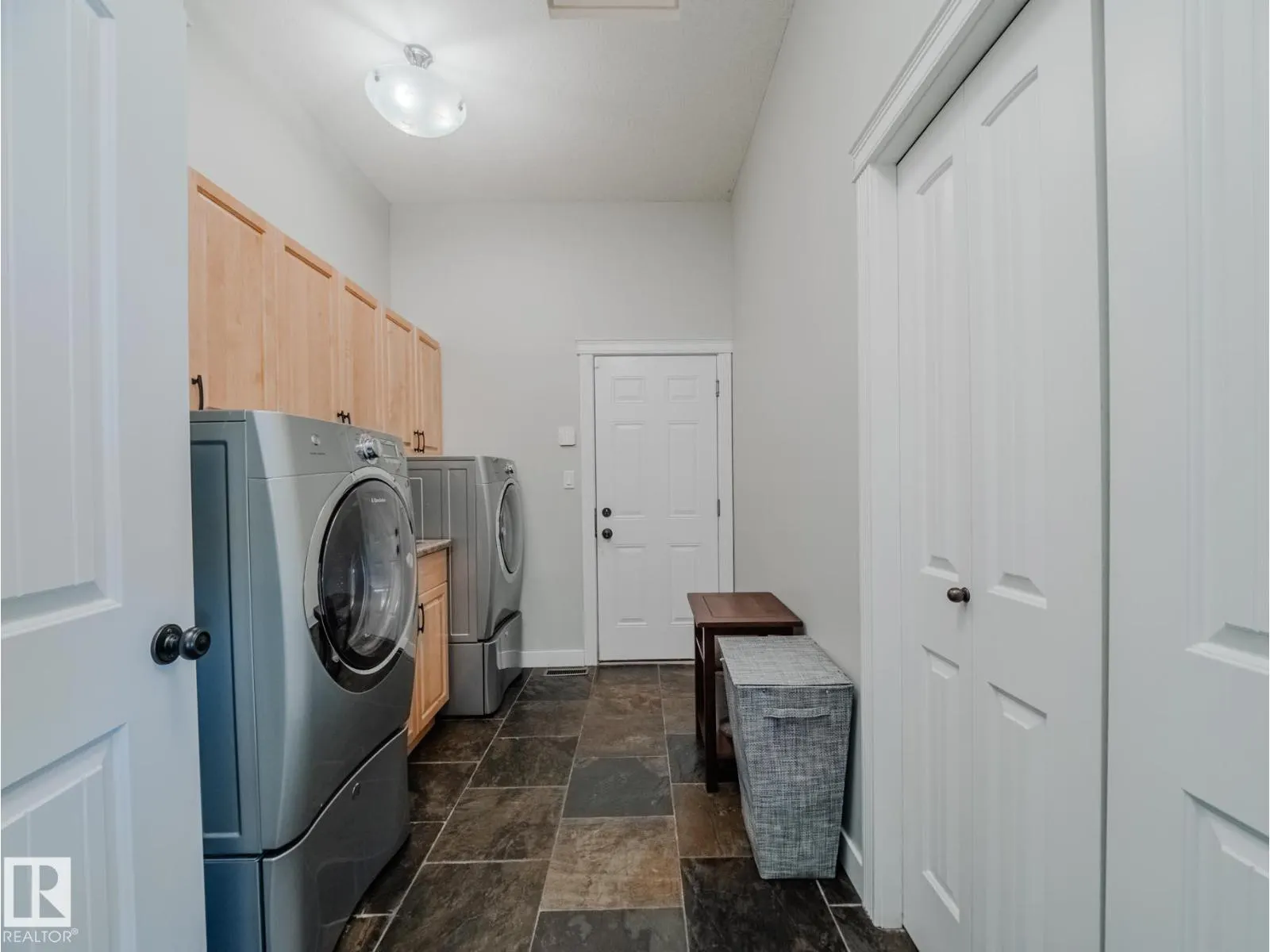 5204 63 ST
