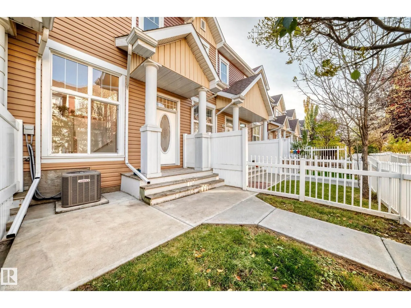 #54 1623 Towne Centre BV NW