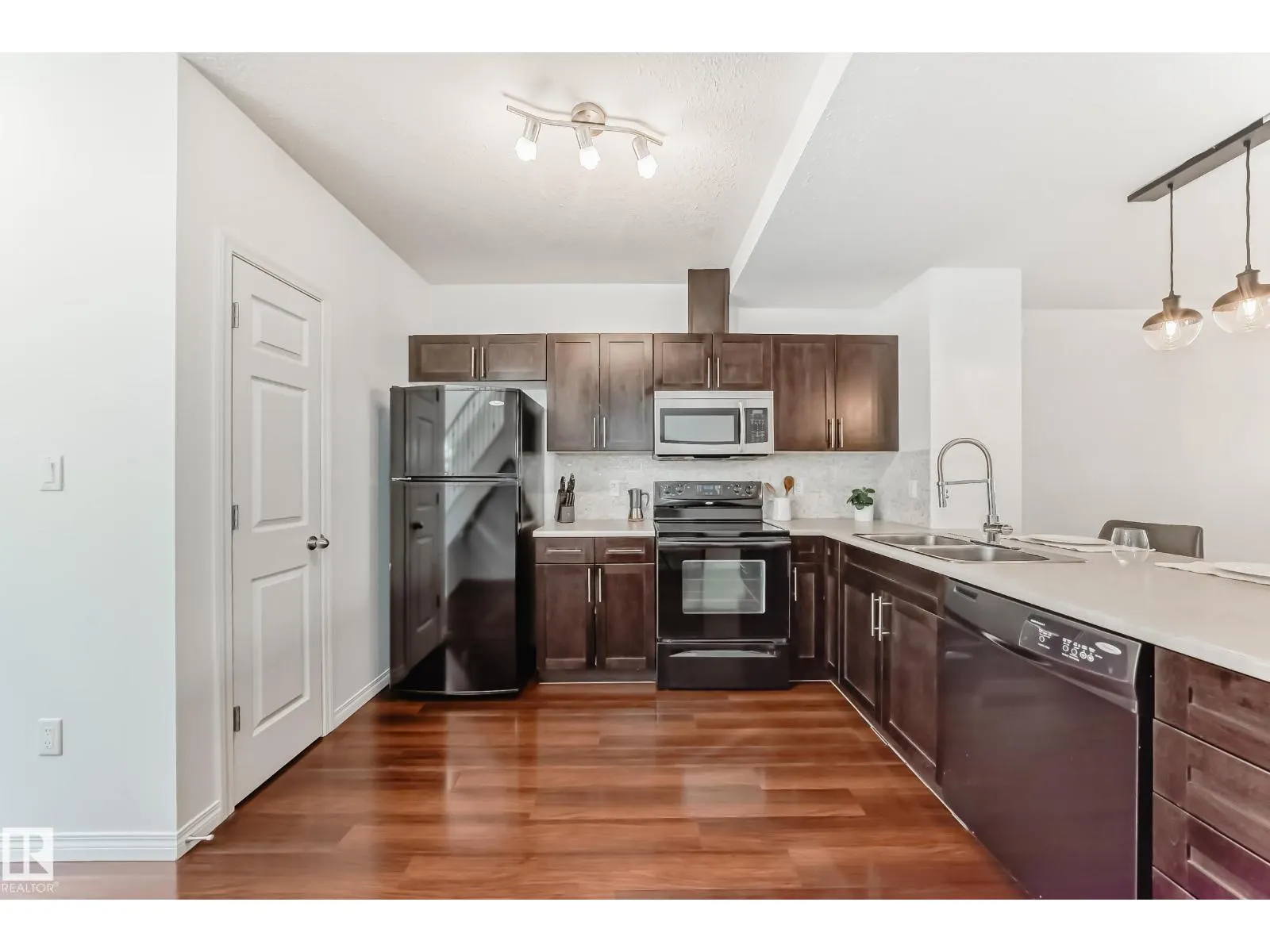 #54 1623 Towne Centre BV NW