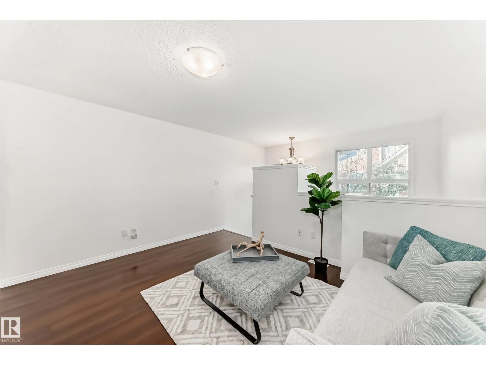 #54 1623 Towne Centre BV NW