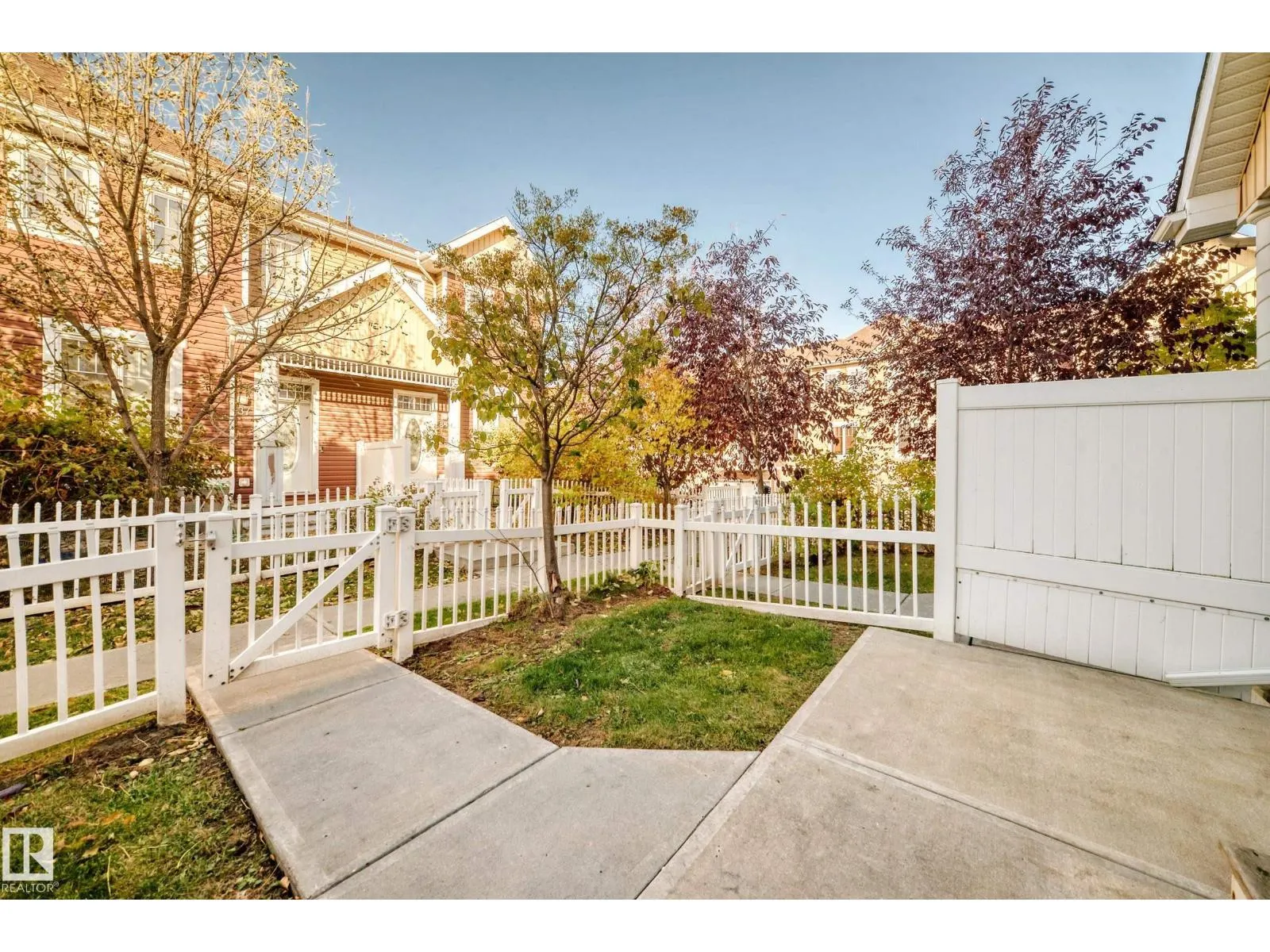 #54 1623 Towne Centre BV NW