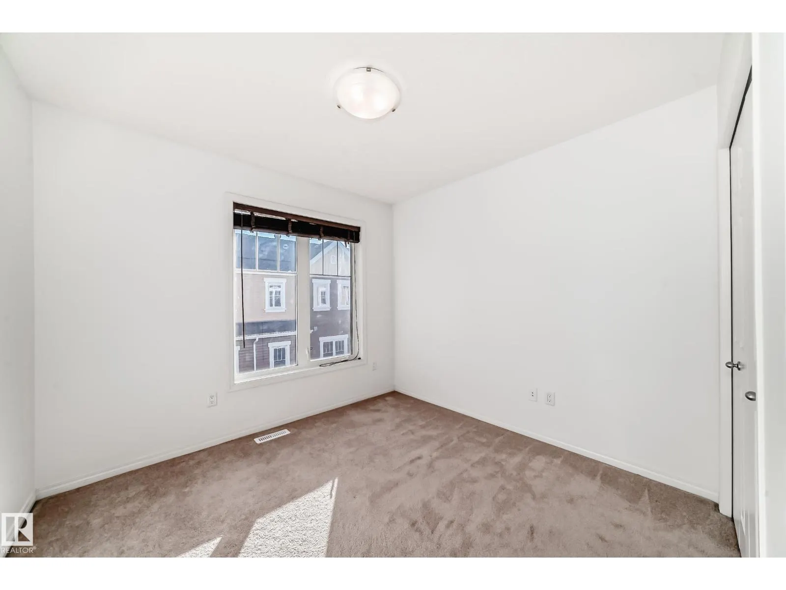 #54 1623 Towne Centre BV NW