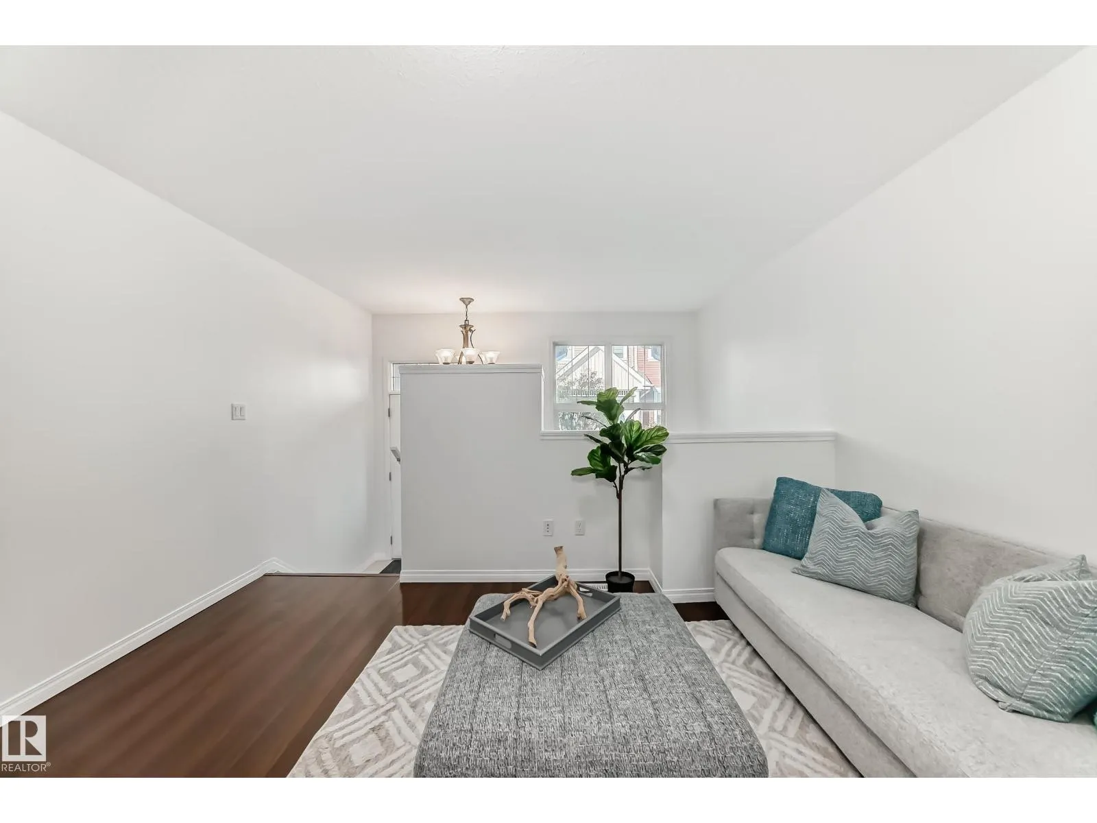 #54 1623 Towne Centre BV NW