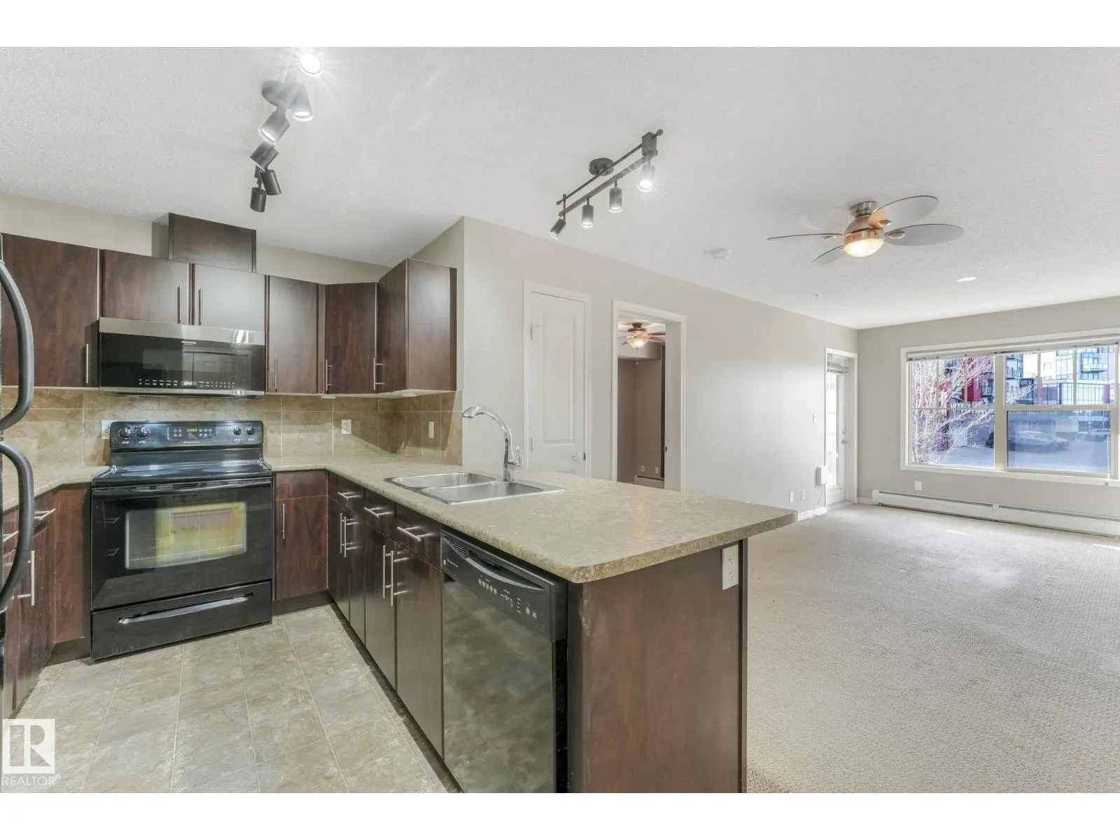 #210 103 AMBLESIDE DR SW