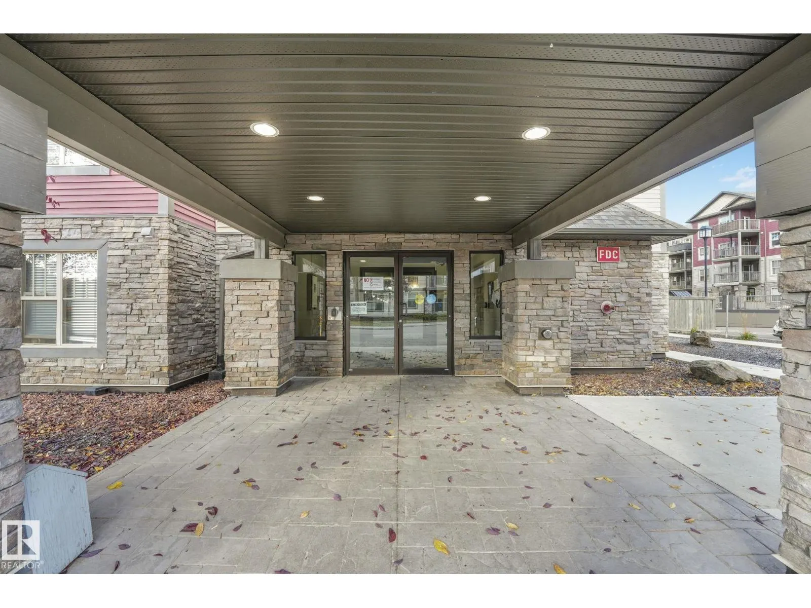 #210 103 AMBLESIDE DR SW