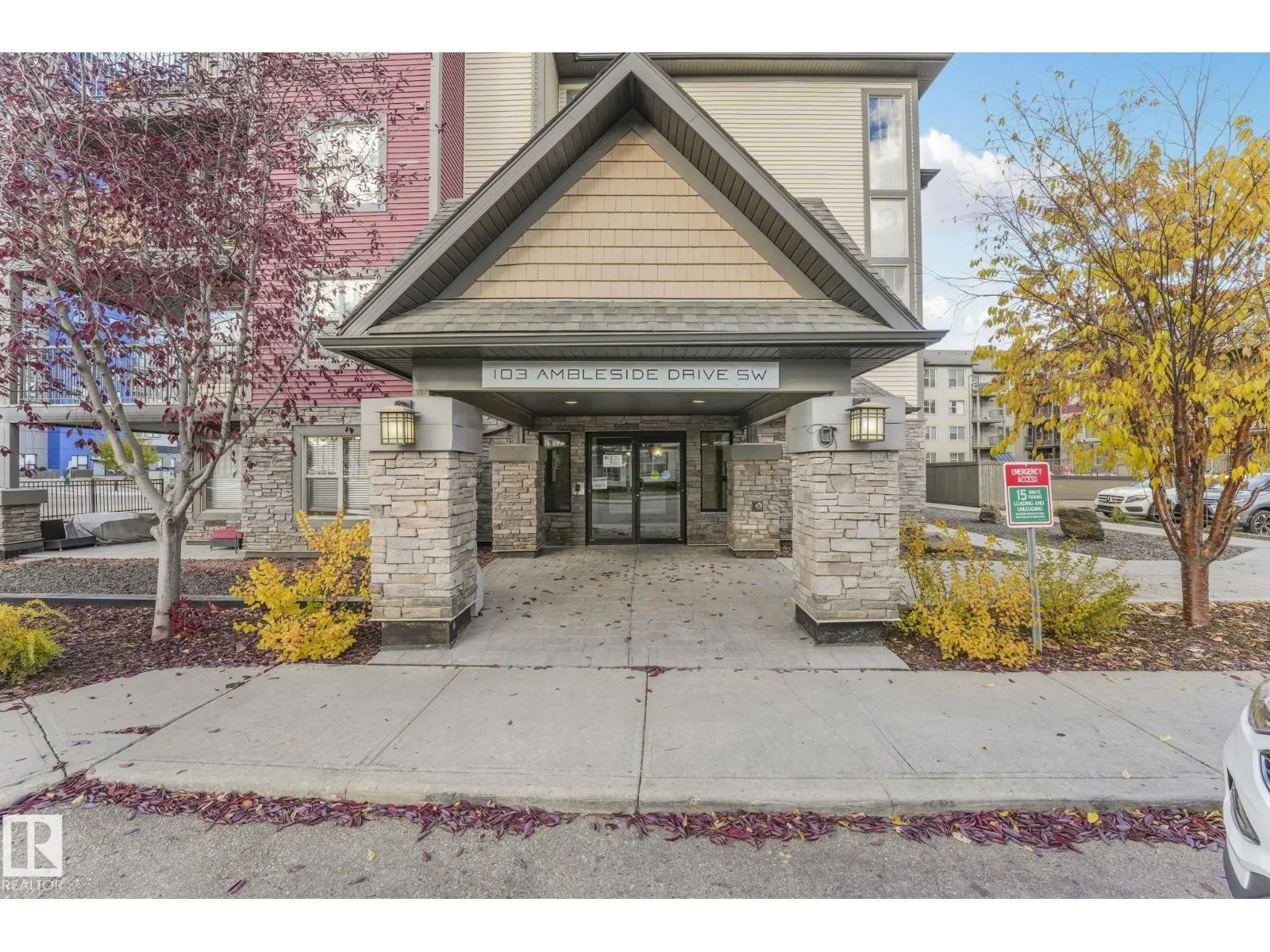 #210 103 AMBLESIDE DR SW