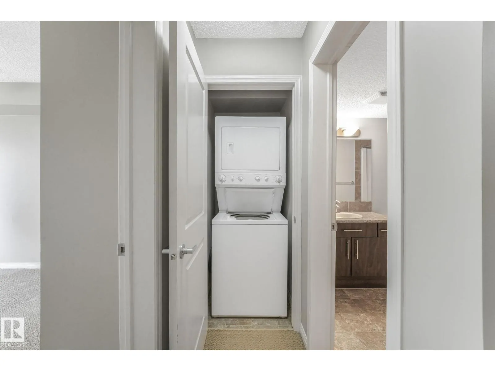 #210 103 AMBLESIDE DR SW