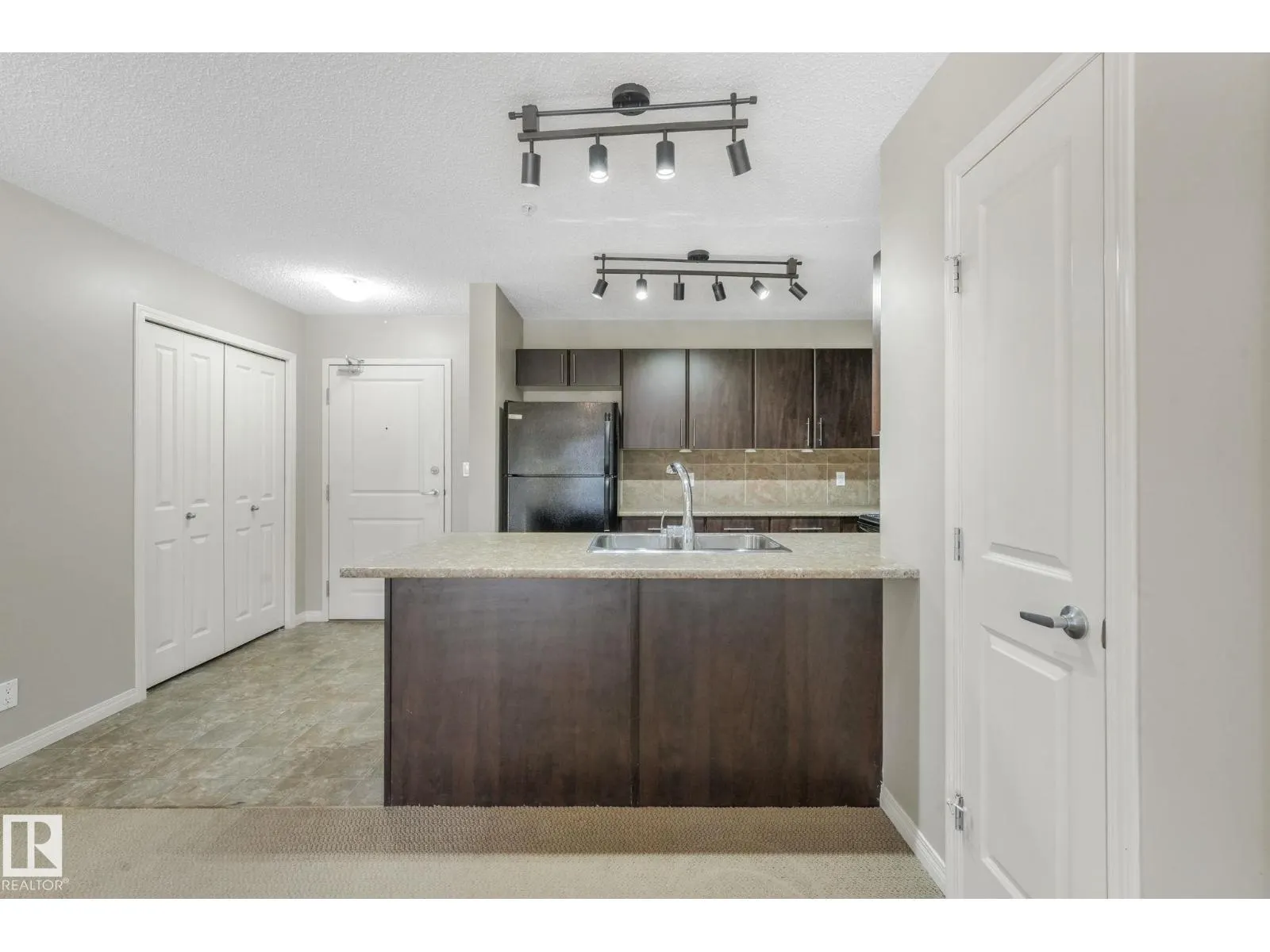 #210 103 AMBLESIDE DR SW