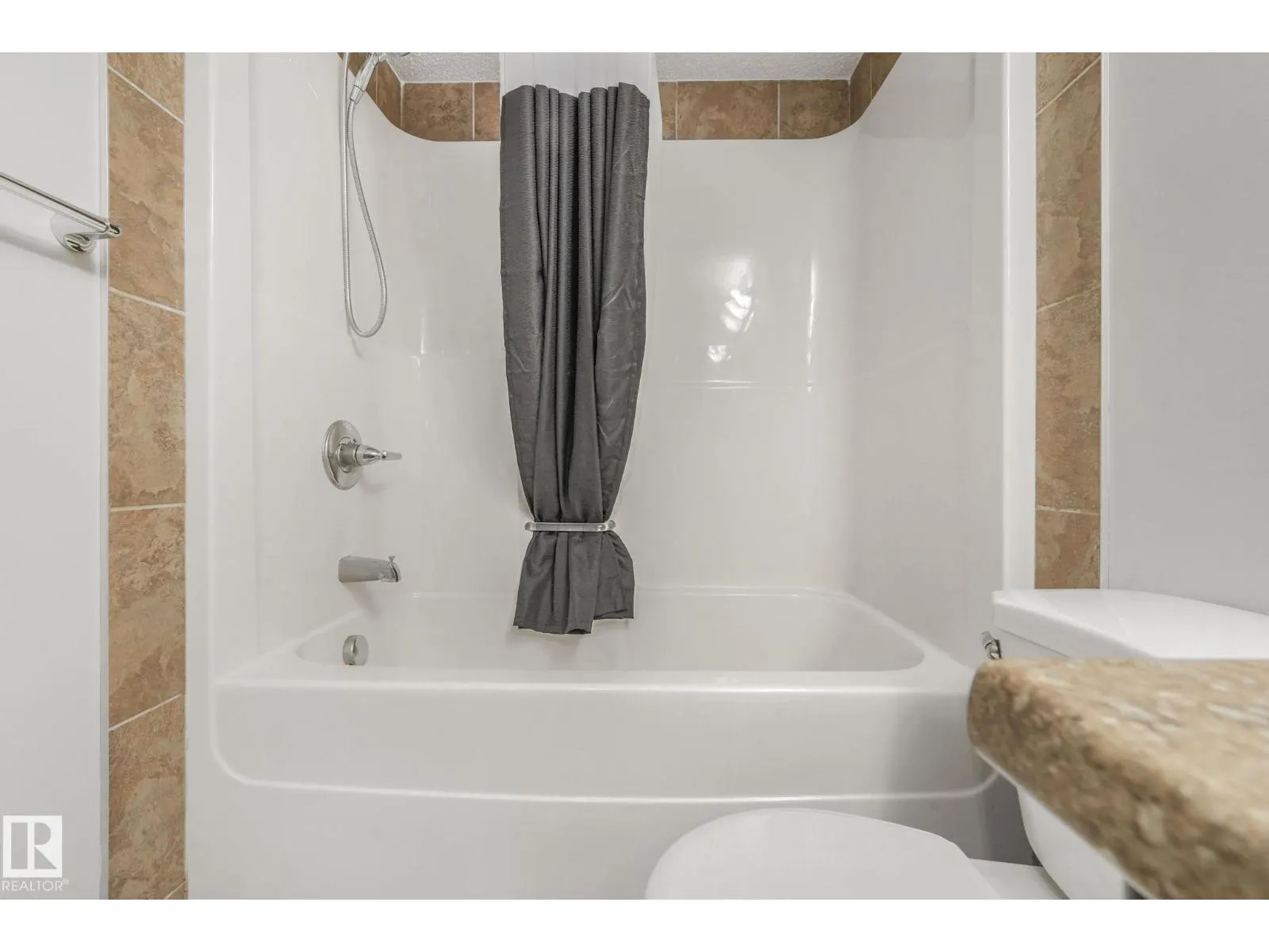 #210 103 AMBLESIDE DR SW