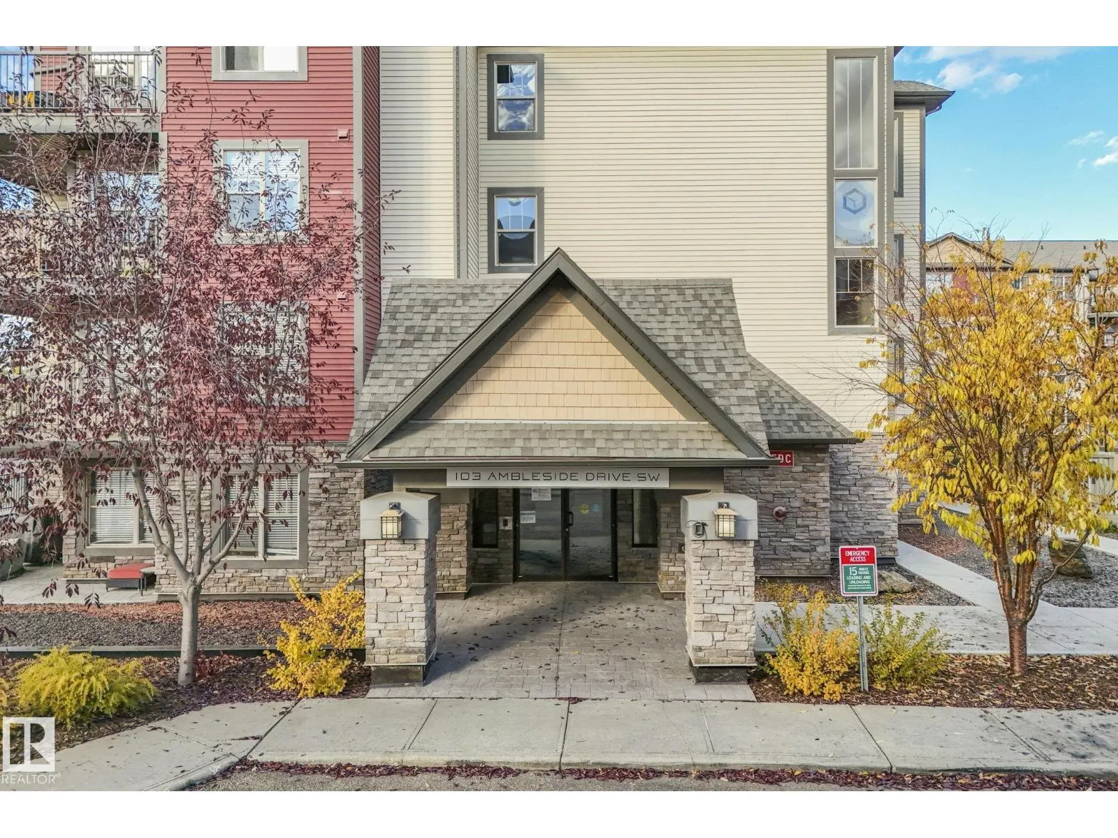 #210 103 AMBLESIDE DR SW