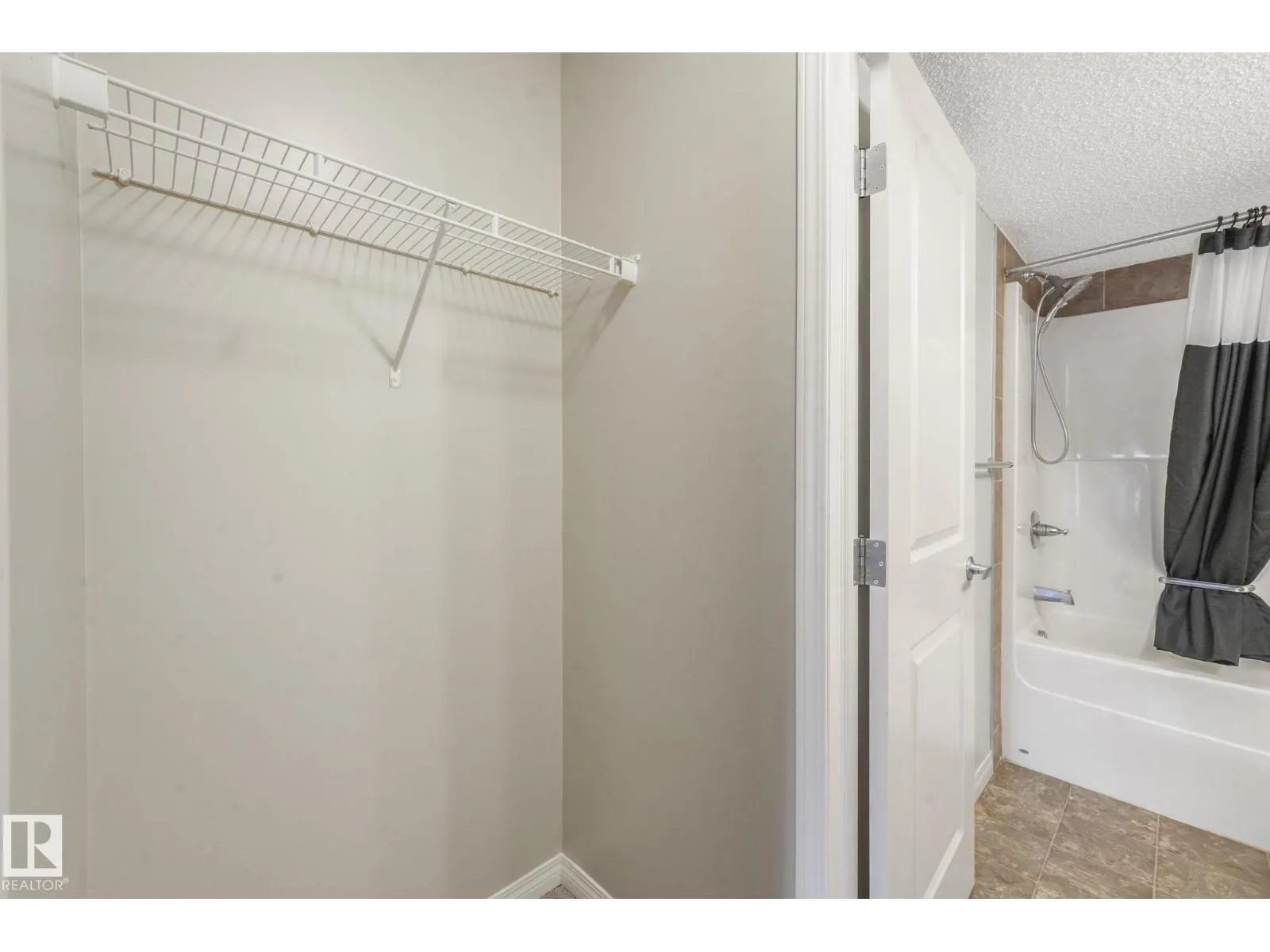 #210 103 AMBLESIDE DR SW