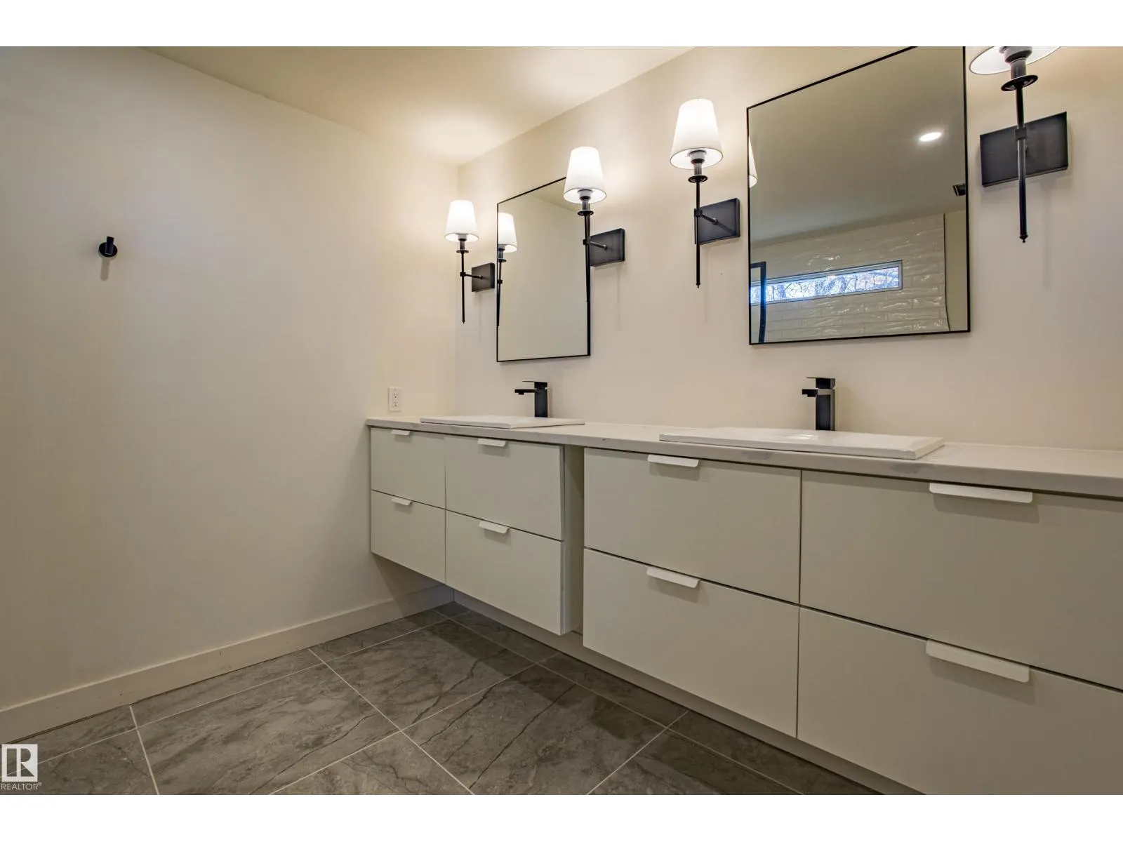 5603 108 ST NW