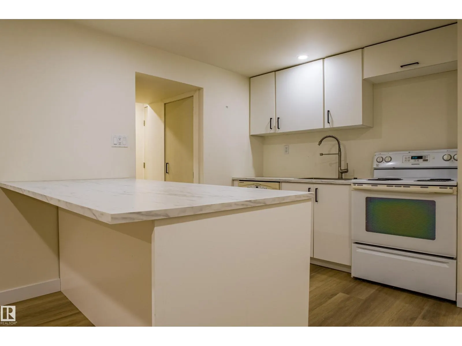 5603 108 ST NW