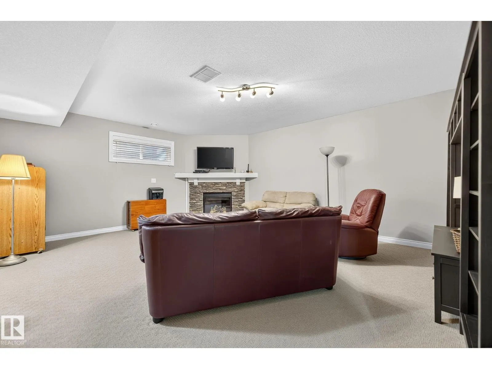 3719 MCLAY GREEN GR NW