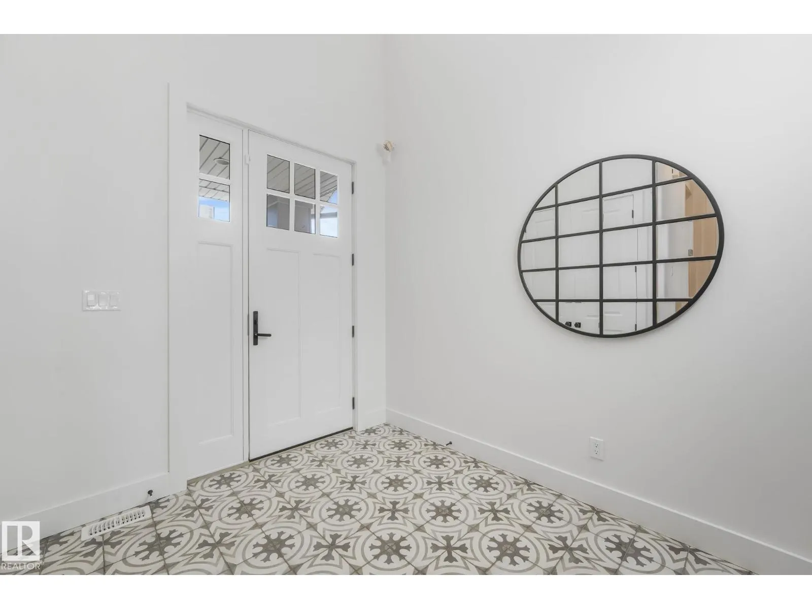 1493 howes crescent CR SW SW