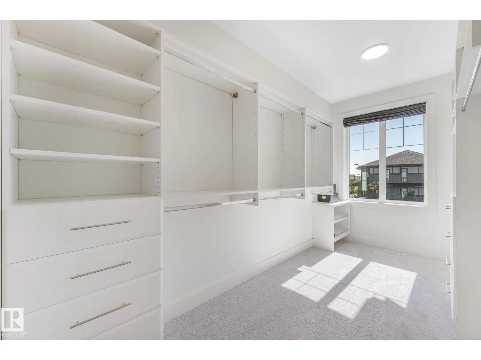 1493 howes crescent CR SW SW