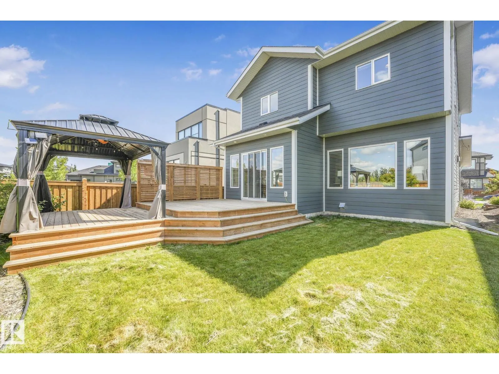 1493 howes crescent CR SW SW