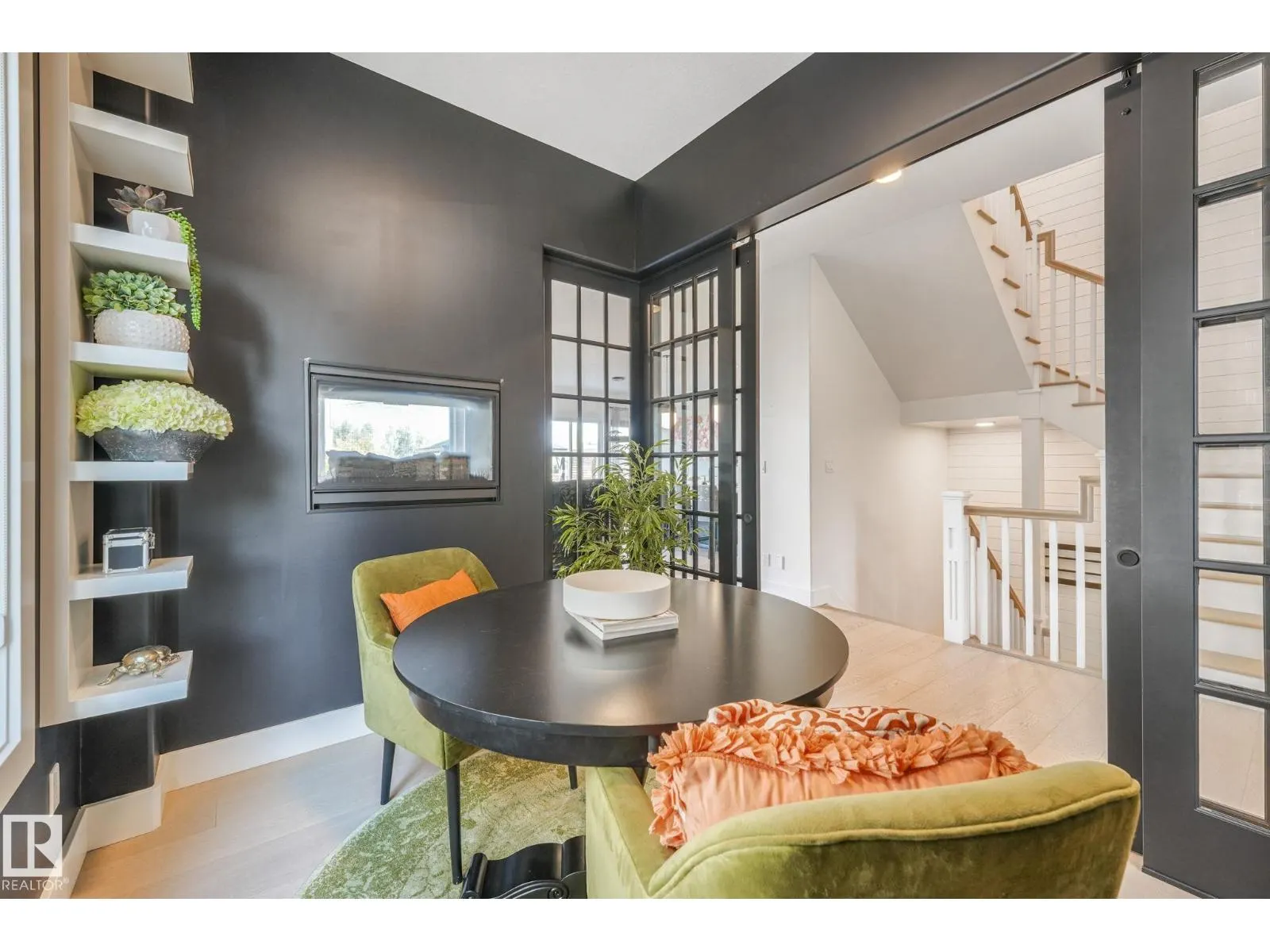 1493 howes crescent CR SW SW