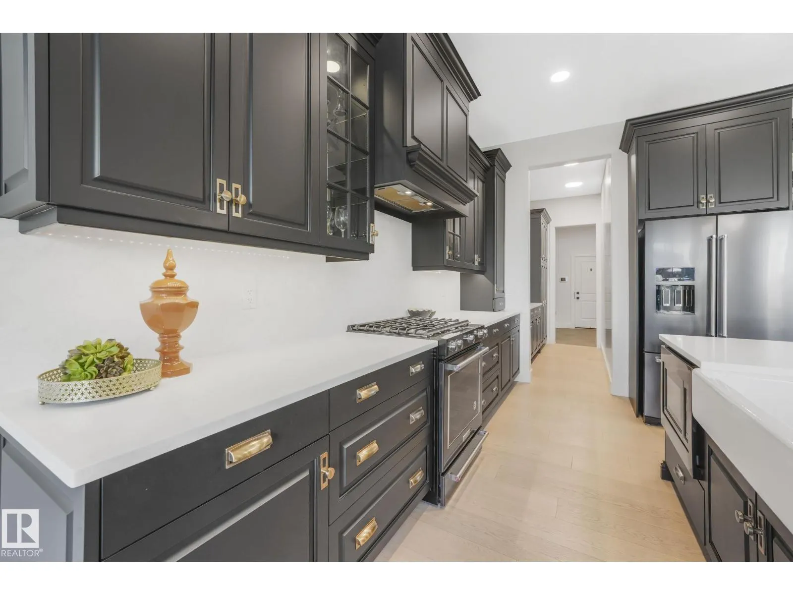 1493 howes crescent CR SW SW