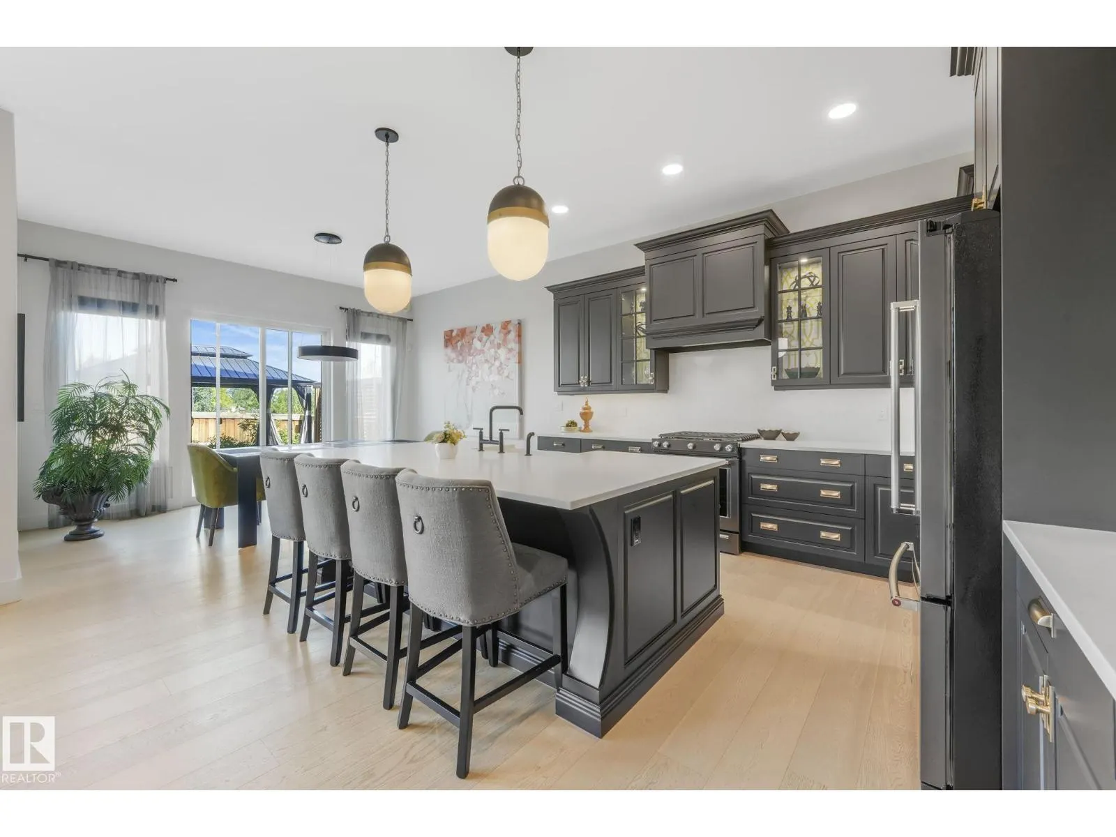 1493 howes crescent CR SW SW